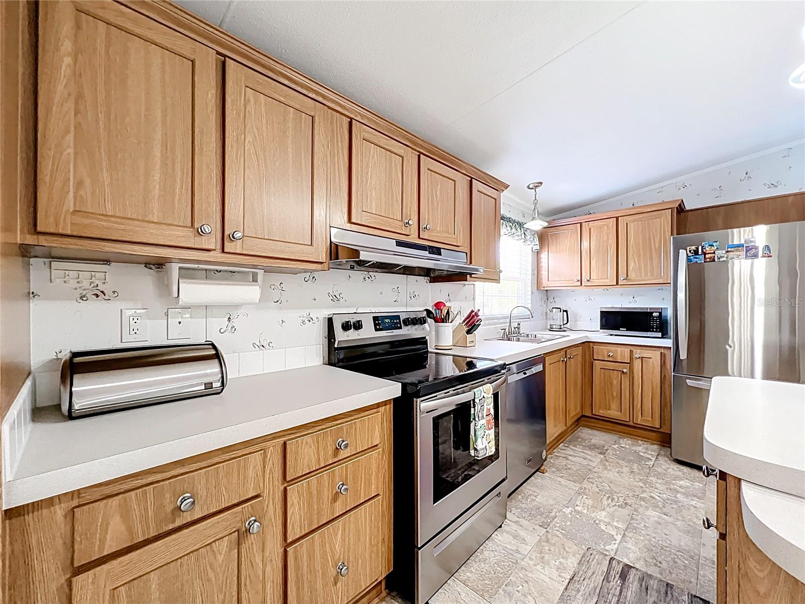 9040 MERCURY DR, ST CLOUD, FL, 34773