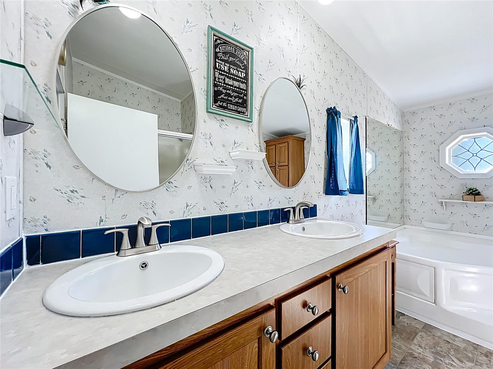 9040 MERCURY DR, ST CLOUD, FL, 34773