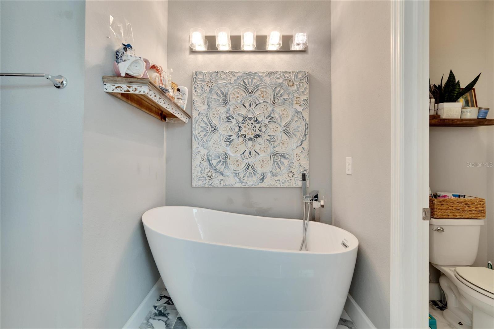 7211 MEETING HOUSE LN, APOLLO BEACH, FL, 33572