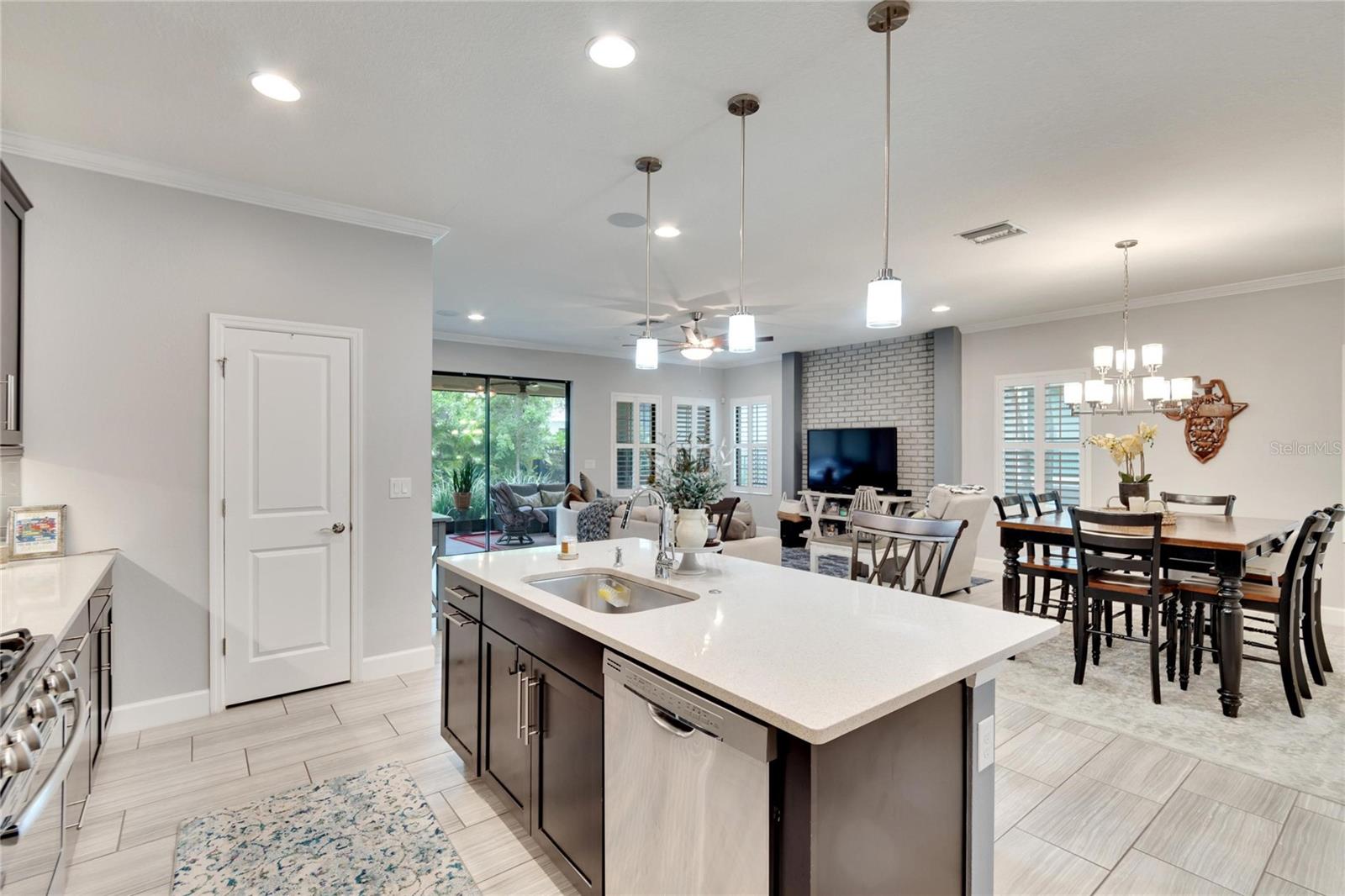 7211 MEETING HOUSE LN, APOLLO BEACH, FL, 33572