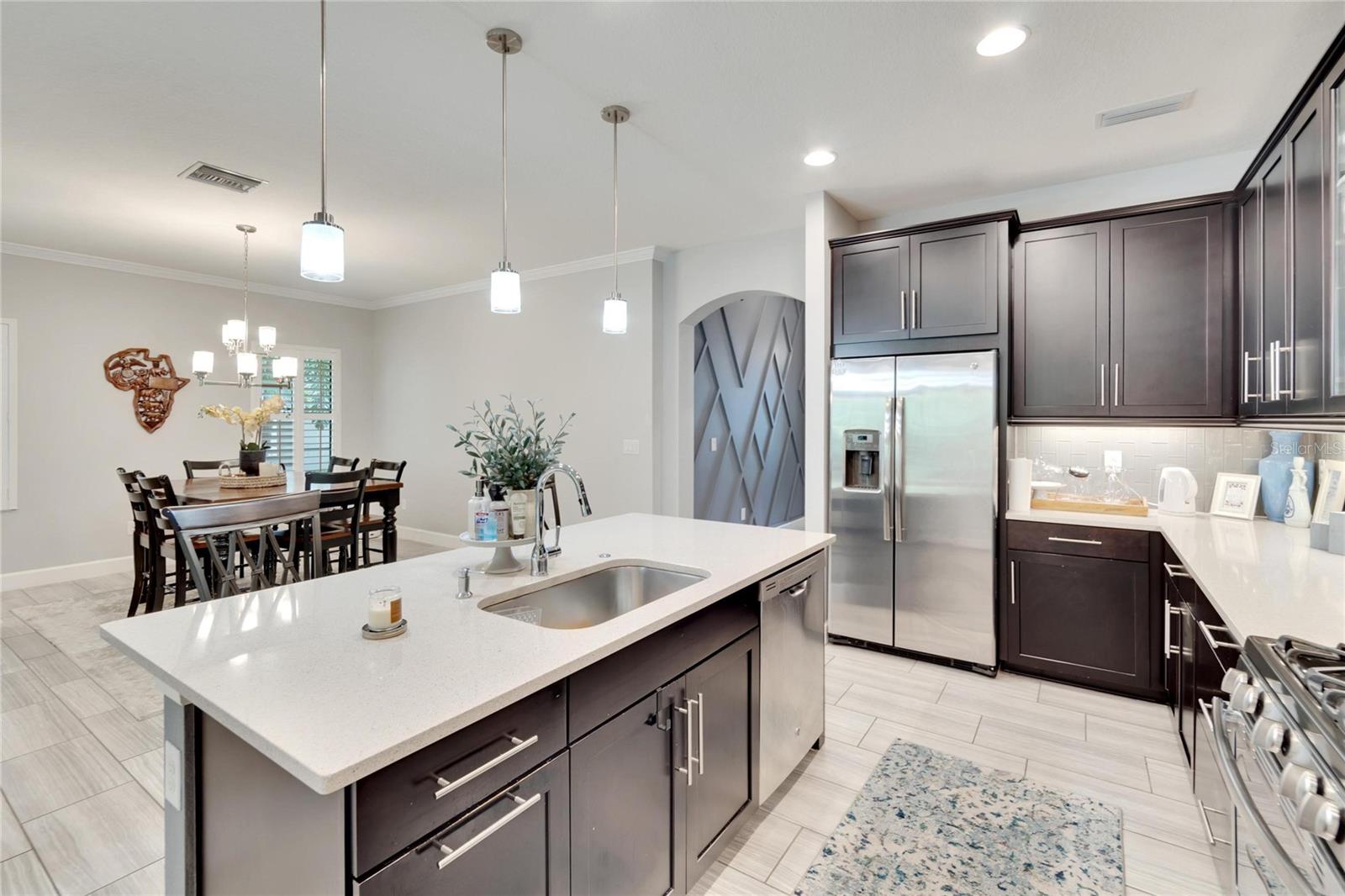 7211 MEETING HOUSE LN, APOLLO BEACH, FL, 33572