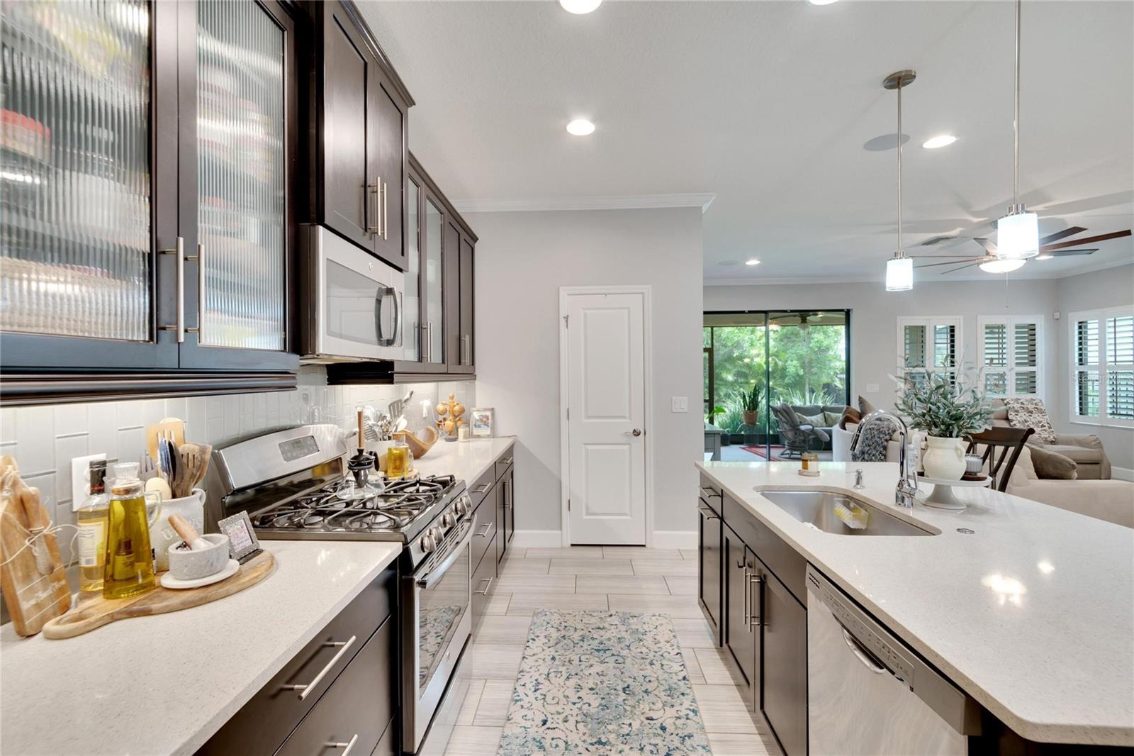 7211 MEETING HOUSE LN, APOLLO BEACH, FL, 33572