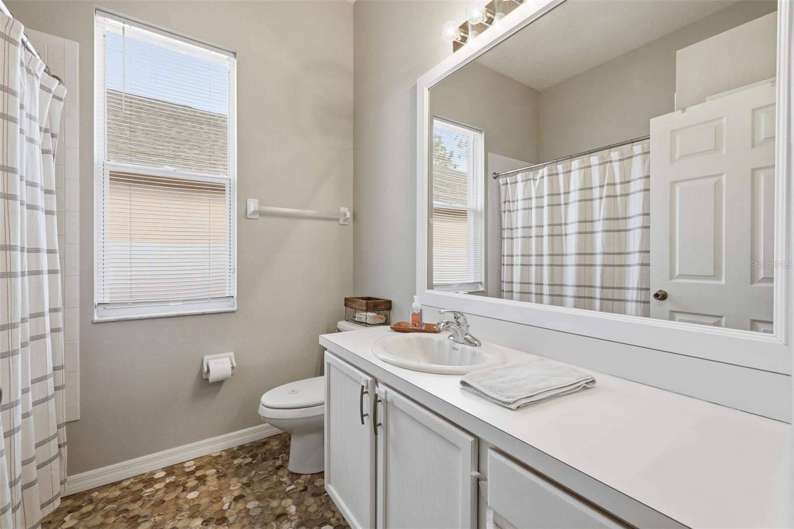 10121 KINGSHYRE WAY, TAMPA, FL, 33647