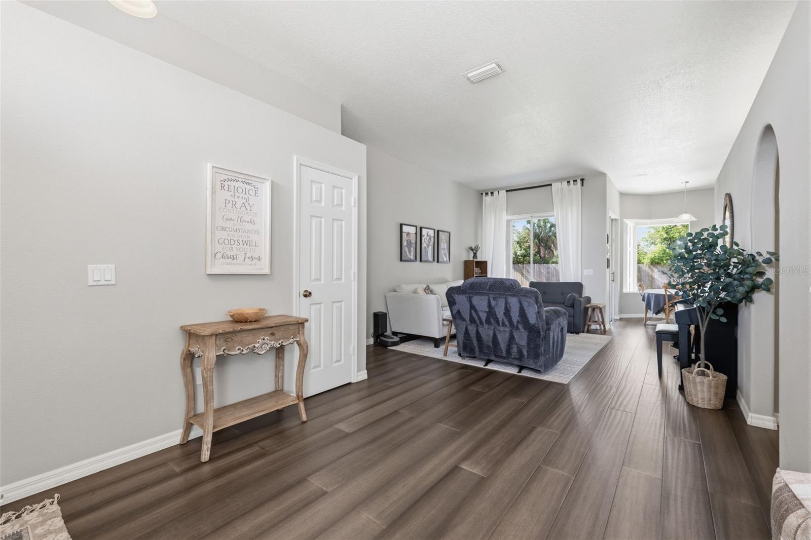 10121 KINGSHYRE WAY, TAMPA, FL, 33647