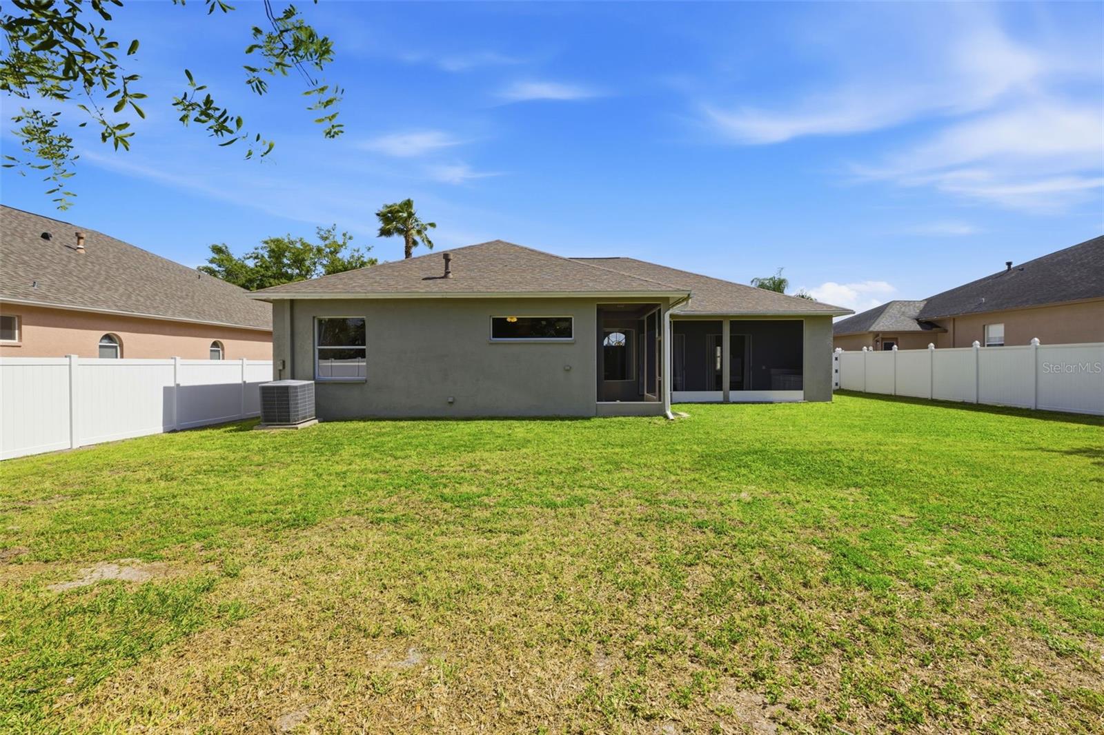 10121 KINGSHYRE WAY, TAMPA, FL, 33647