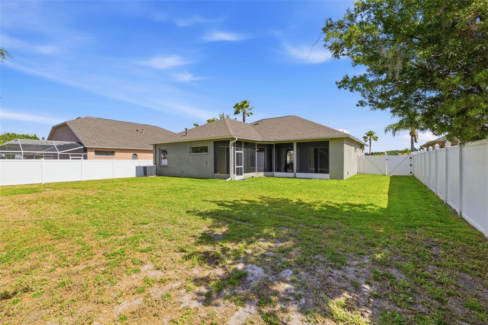 10121 KINGSHYRE WAY, TAMPA, FL, 33647