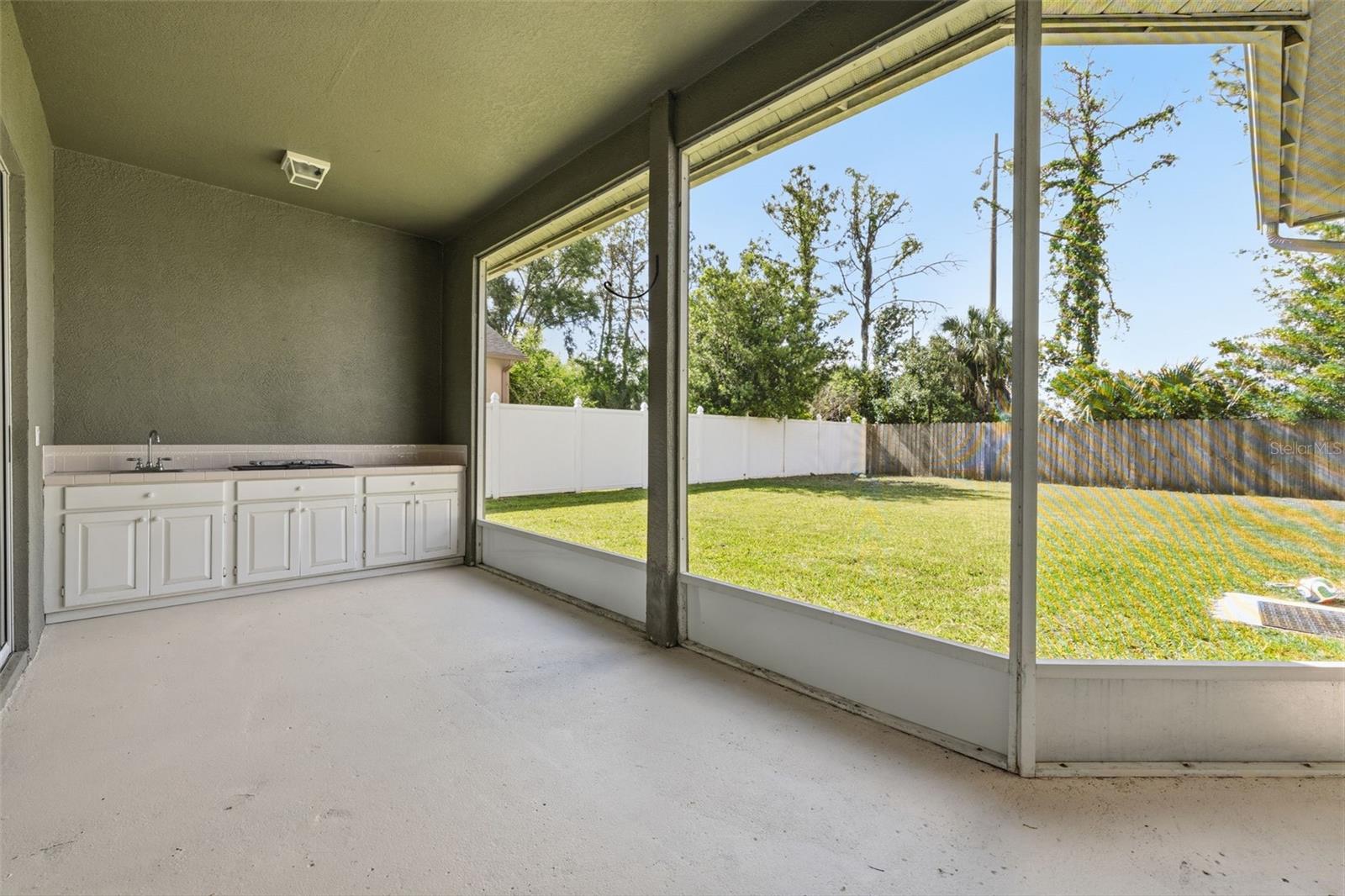 10121 KINGSHYRE WAY, TAMPA, FL, 33647