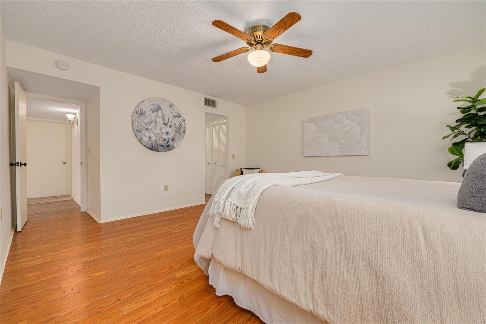 2101 SUNSET POINT RD #1305, CLEARWATER, FL, 33765