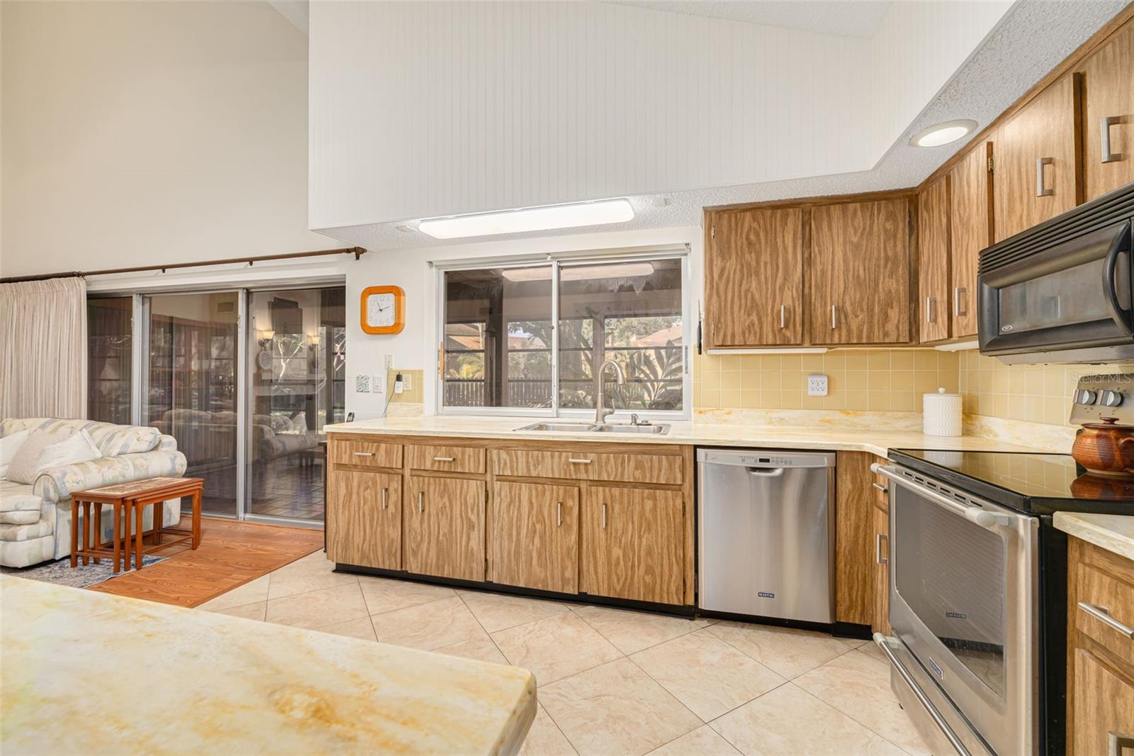 2101 SUNSET POINT RD #1305, CLEARWATER, FL, 33765