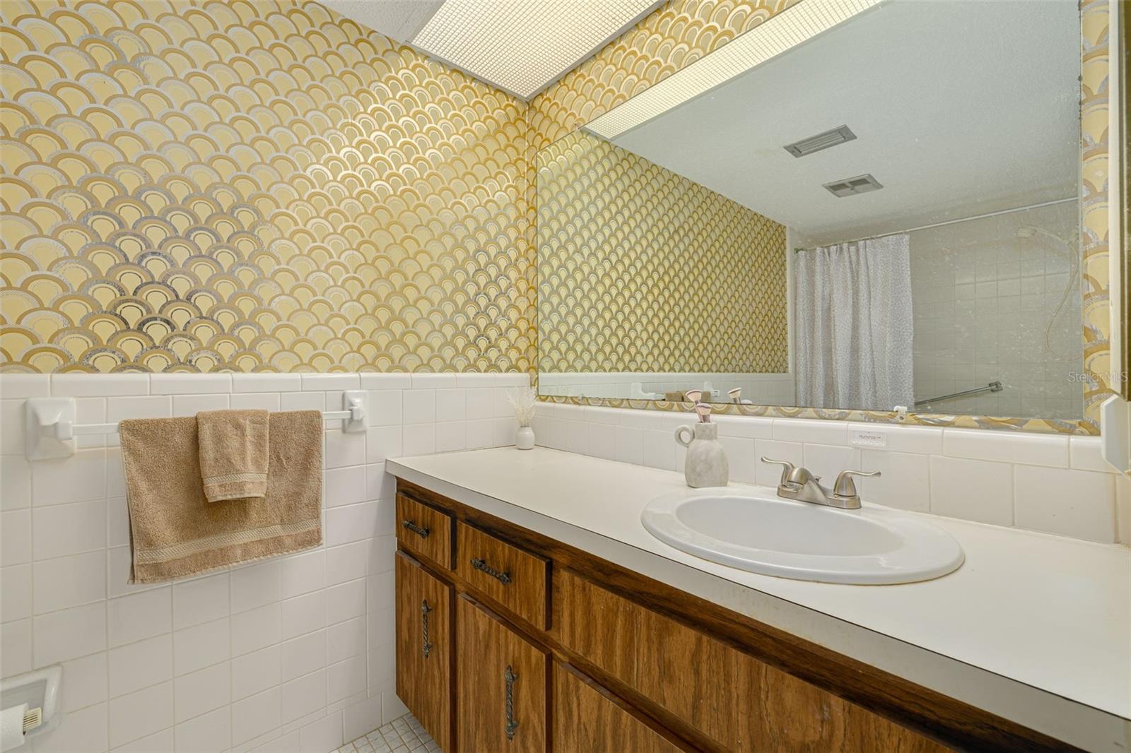 2101 SUNSET POINT RD #1305, CLEARWATER, FL, 33765