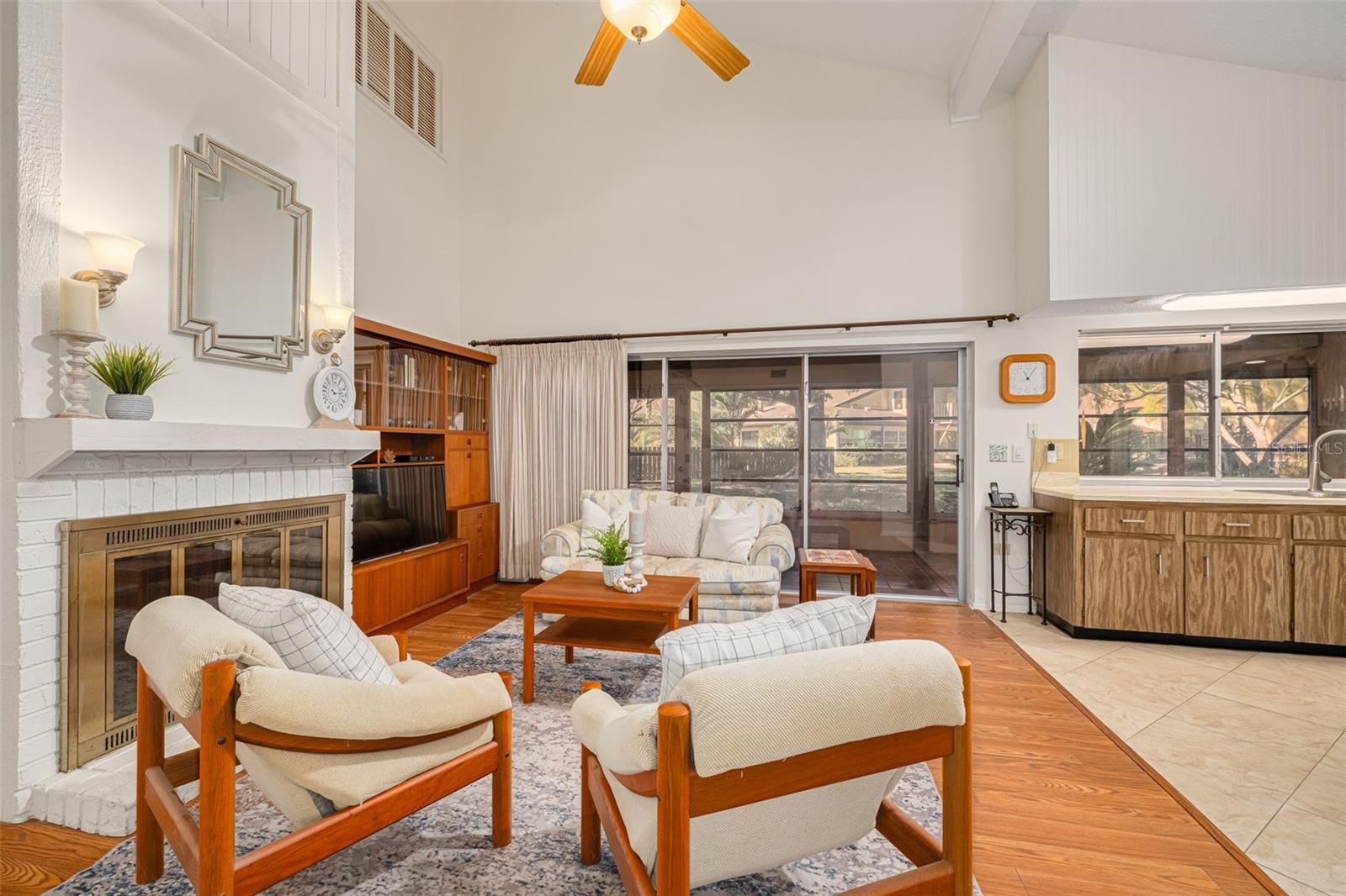 2101 SUNSET POINT RD #1305, CLEARWATER, FL, 33765