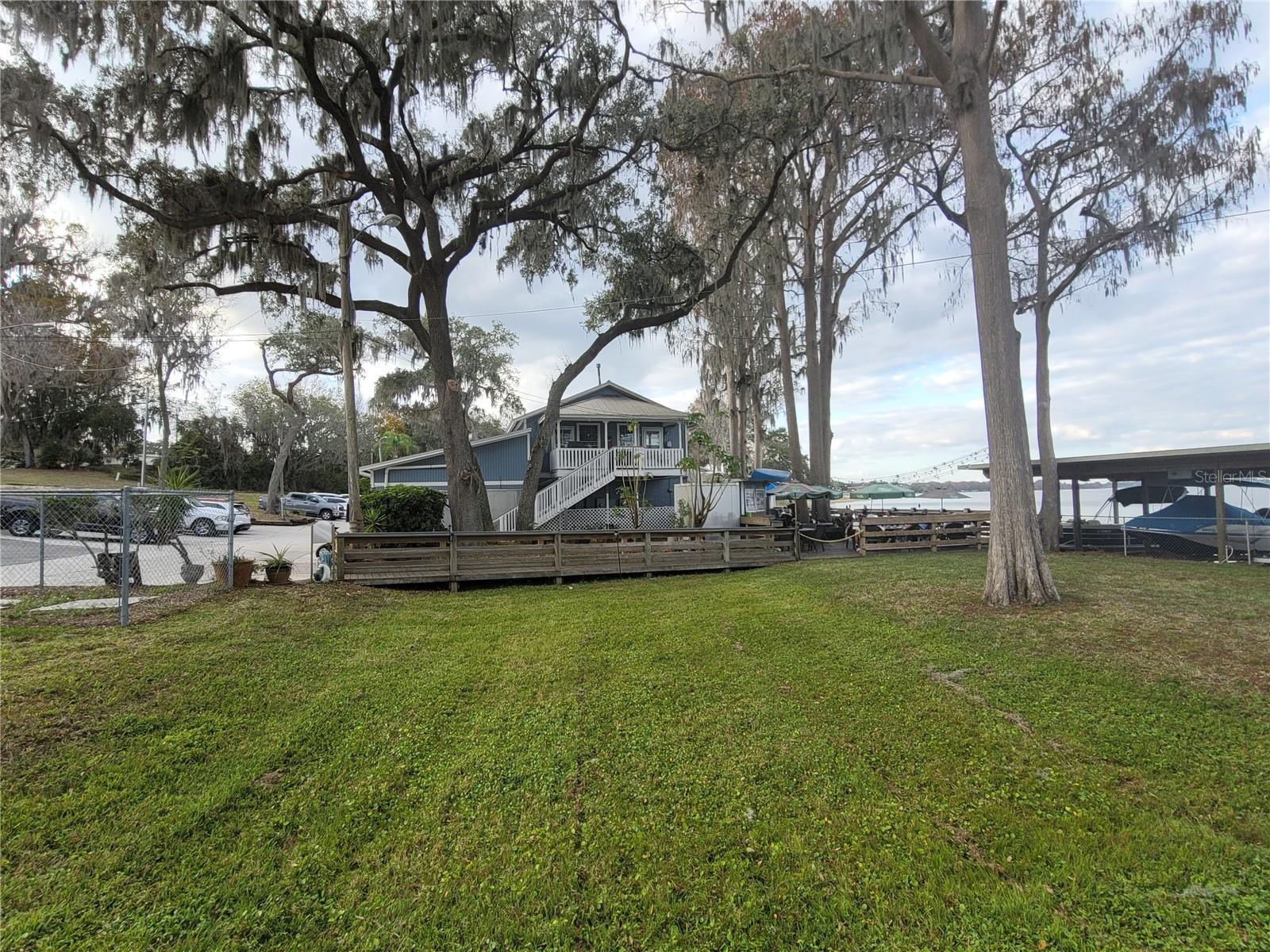 704 S LAKESHORE BLVD, HOWEY IN THE HILLS, FL, 34737