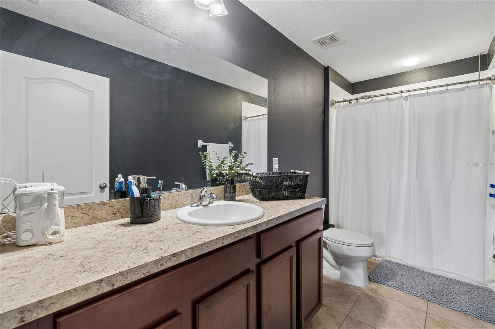 11926 GRAND KEMPSTON DR, GIBSONTON, FL, 33534