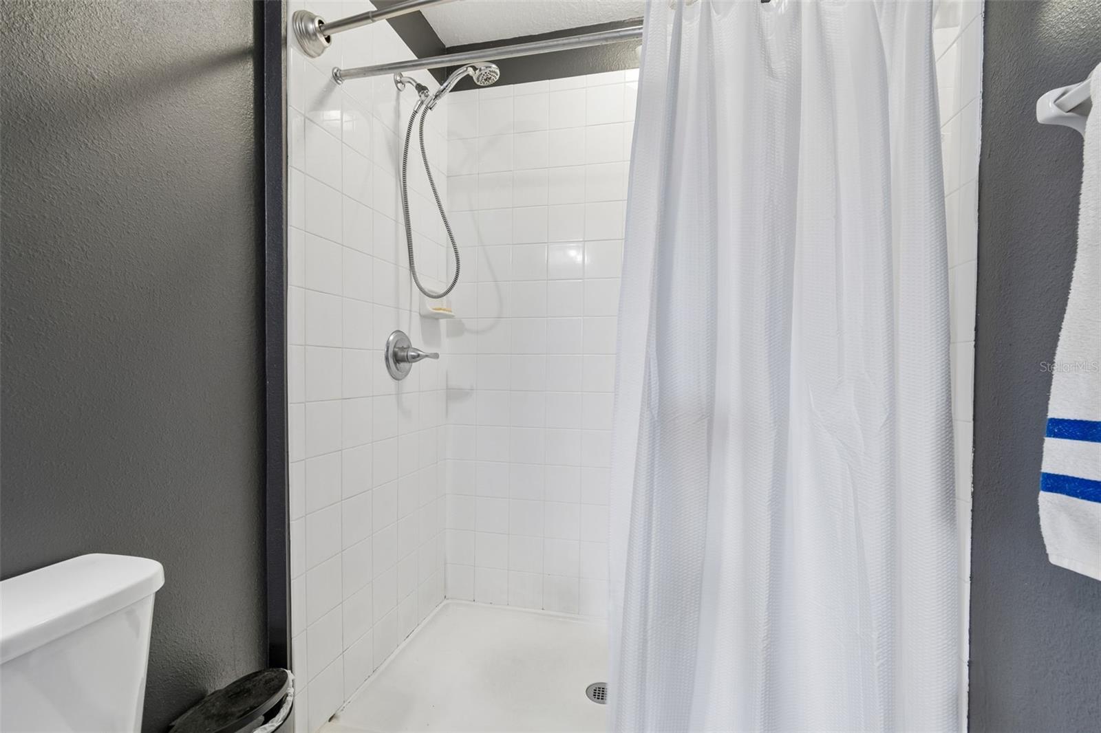 11926 GRAND KEMPSTON DR, GIBSONTON, FL, 33534