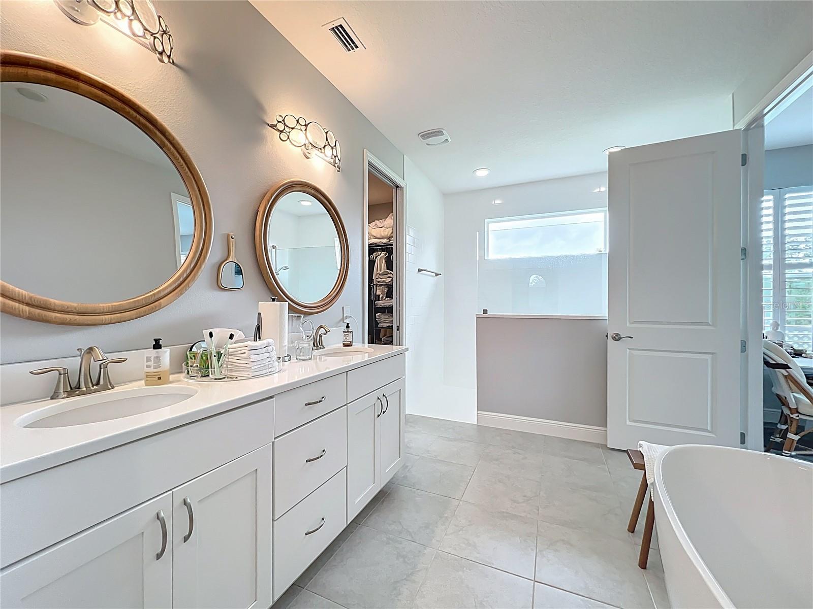 10220 & 10224 BAY LAKE RD, GROVELAND, FL, 34736