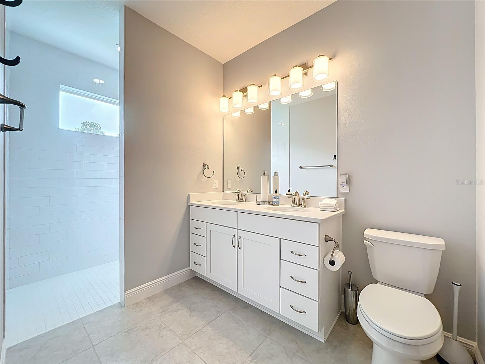 10220 & 10224 BAY LAKE RD, GROVELAND, FL, 34736