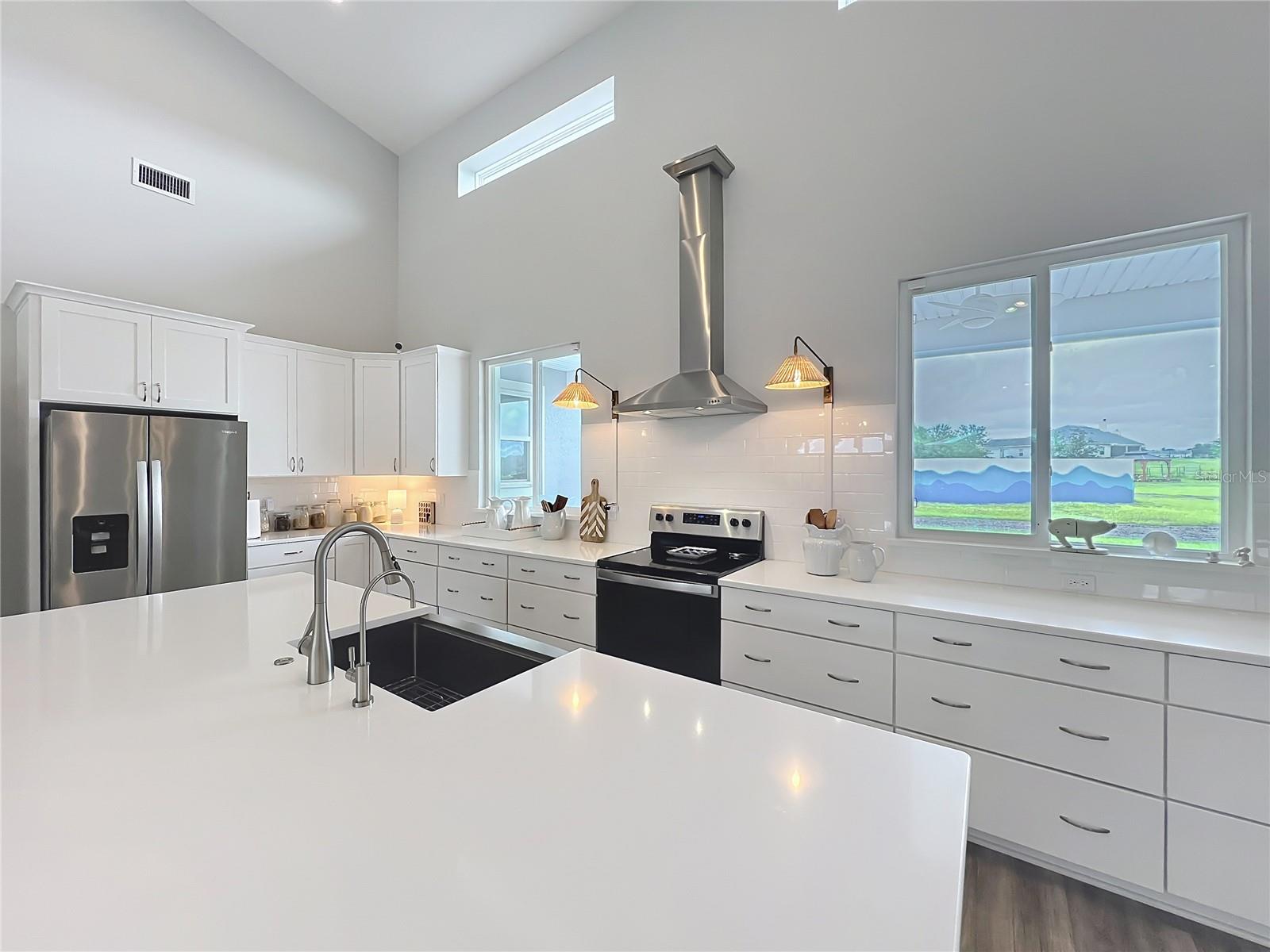 10220 & 10224 BAY LAKE RD, GROVELAND, FL, 34736