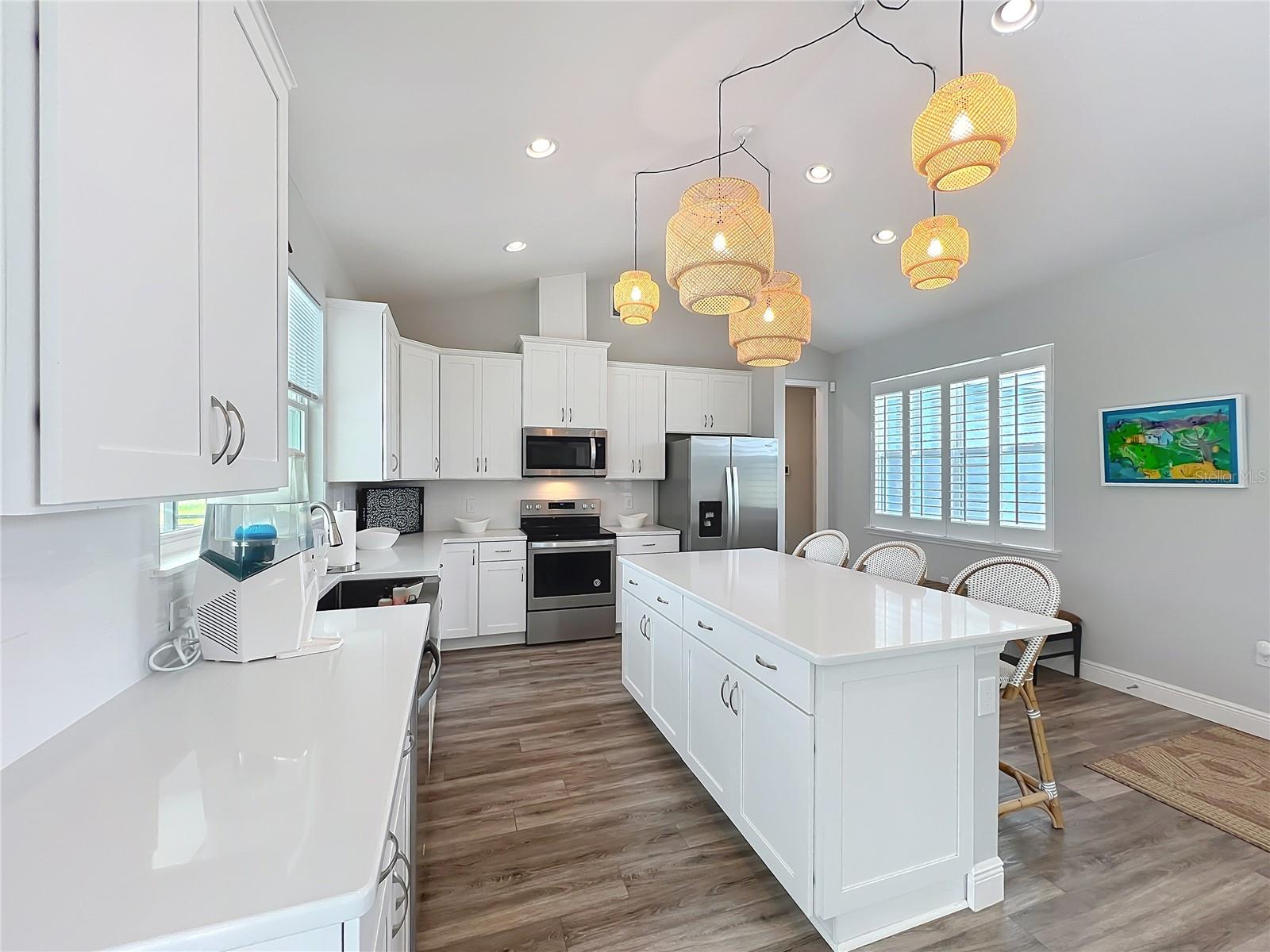 10220 & 10224 BAY LAKE RD, GROVELAND, FL, 34736