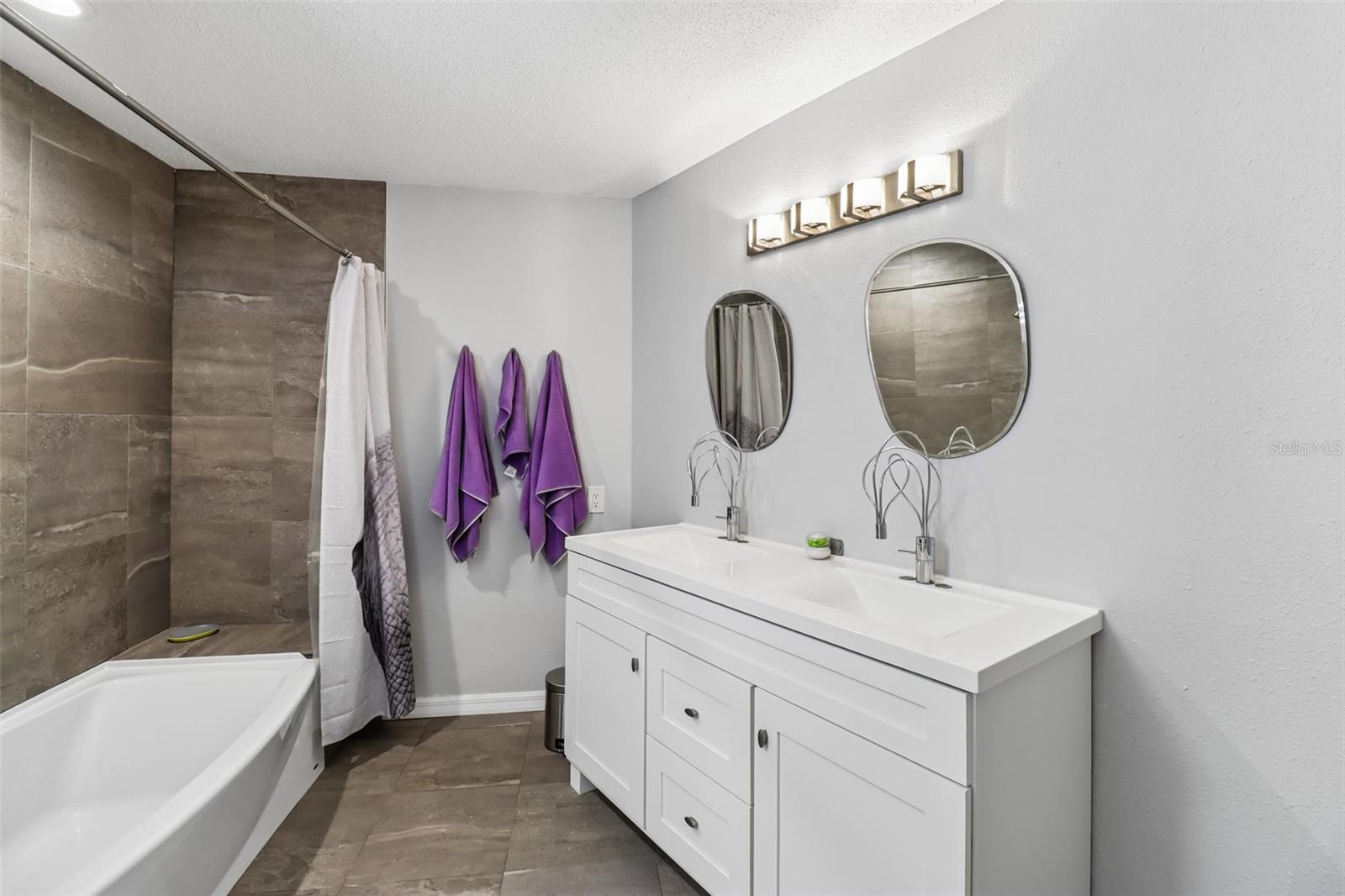 77 N ST ANDREWS DR, ORMOND BEACH, FL, 32174