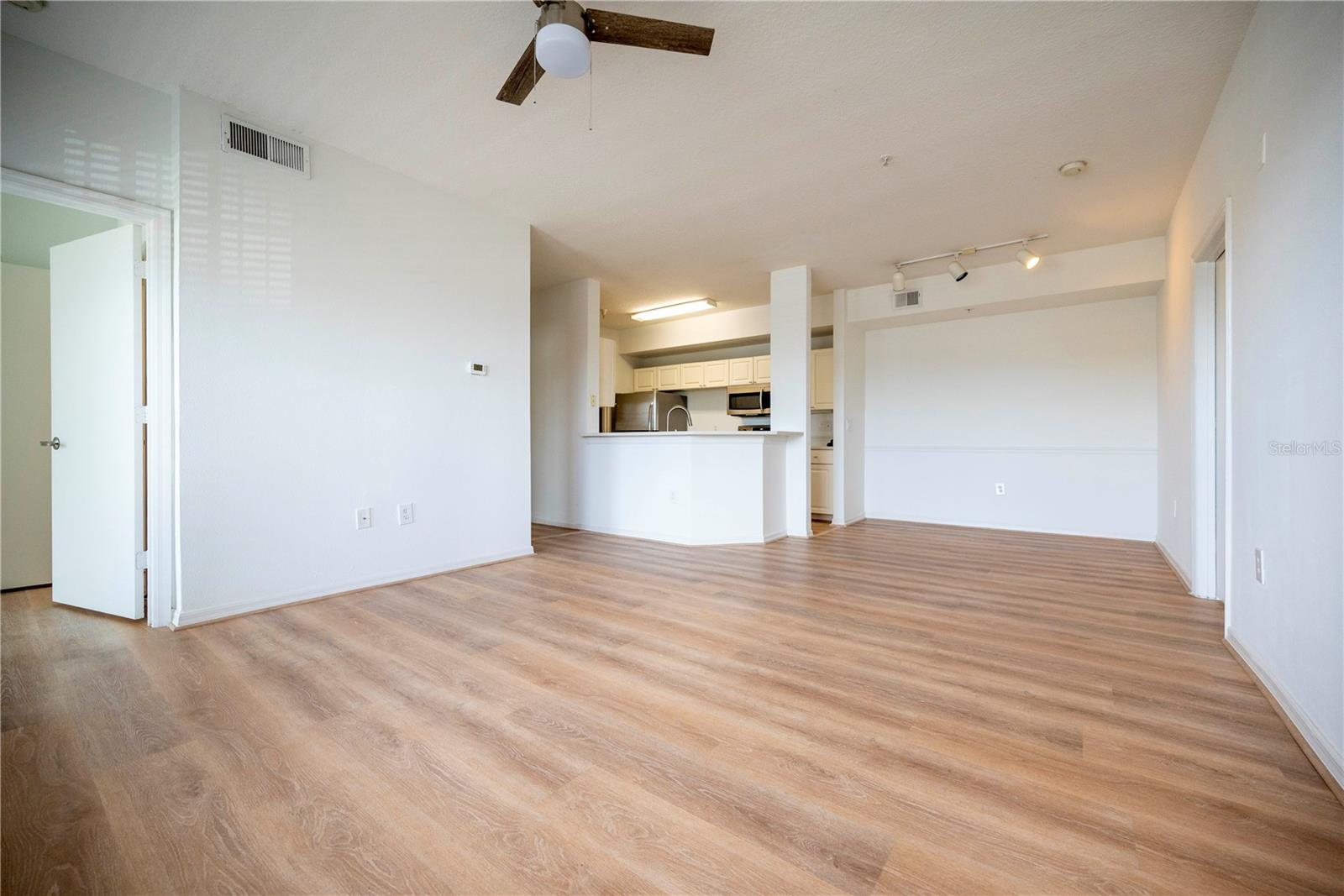 5554 METROWEST BLVD #4-211, ORLANDO, FL, 32811