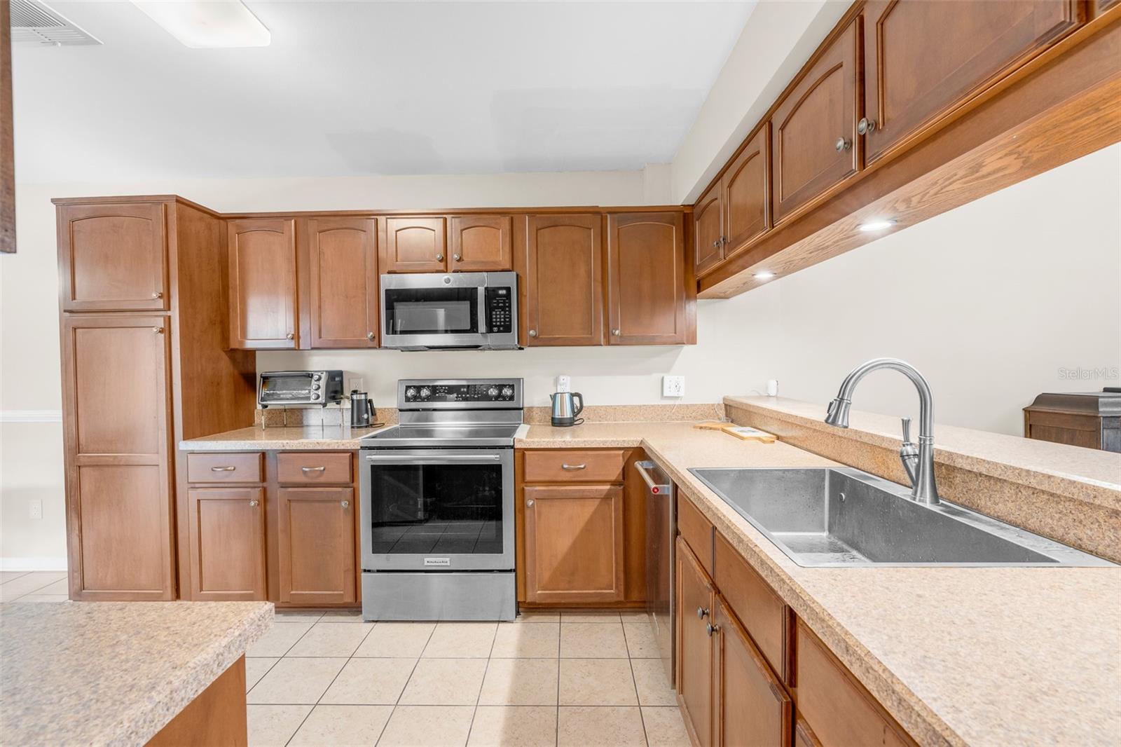 7516 CHAPELHILL DR, ORLANDO, FL, 32819