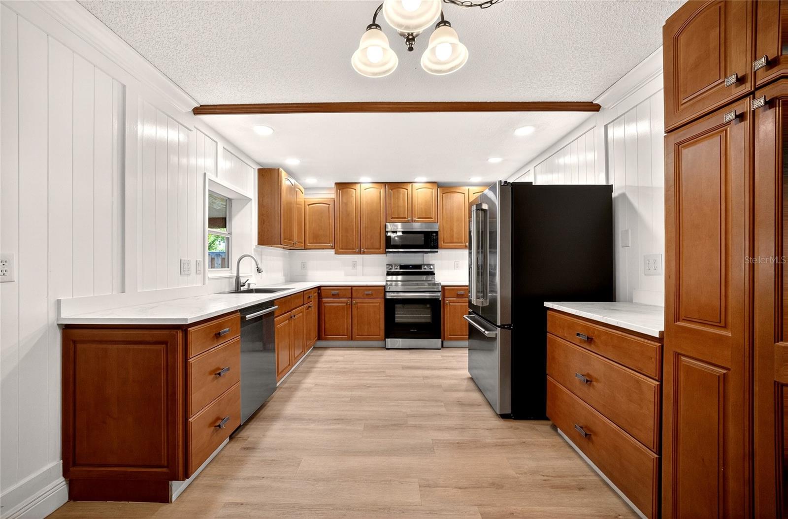 2906 ASH DR, LEESBURG, FL, 34748