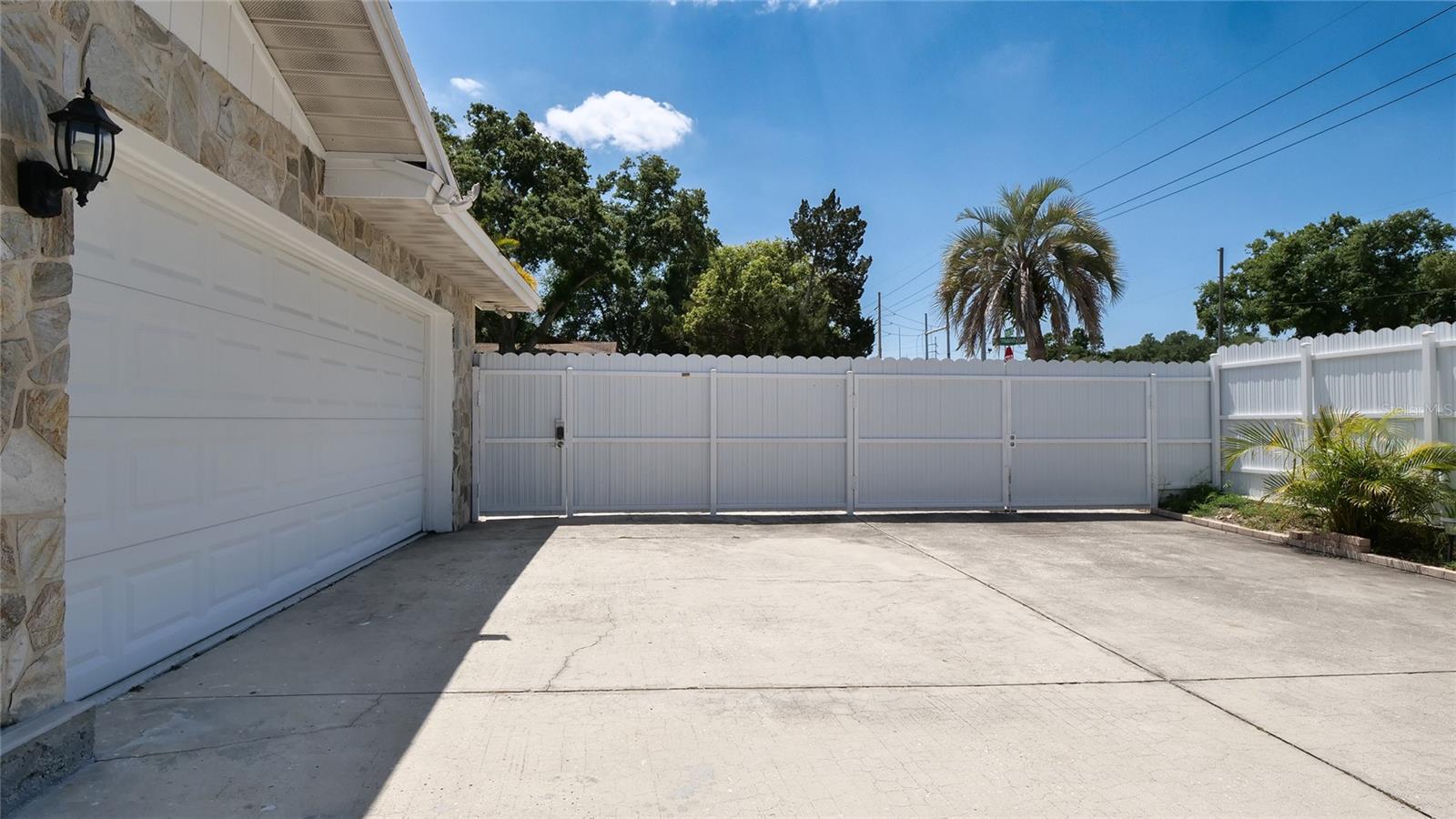 1307 NORMANDY CIR, PALM HARBOR, FL, 34683