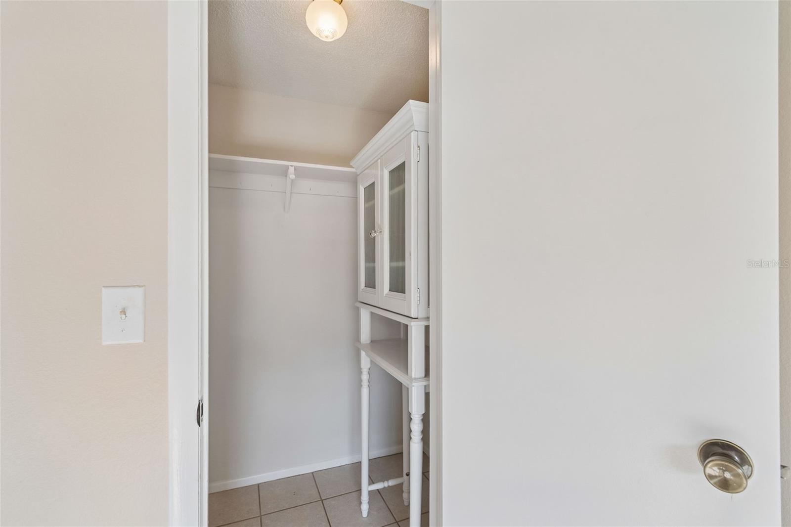 8804 BRIAR HOLLOW CT, TAMPA, FL, 33634