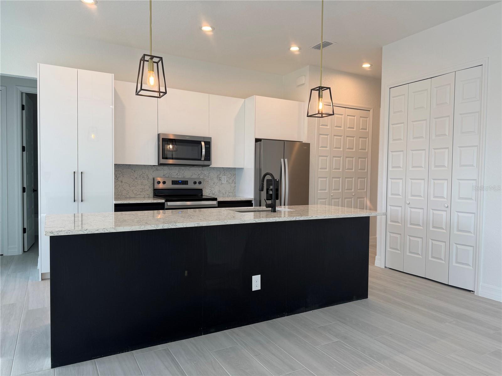 72 TEE VIEW RD, ROTONDA WEST, FL, 33947