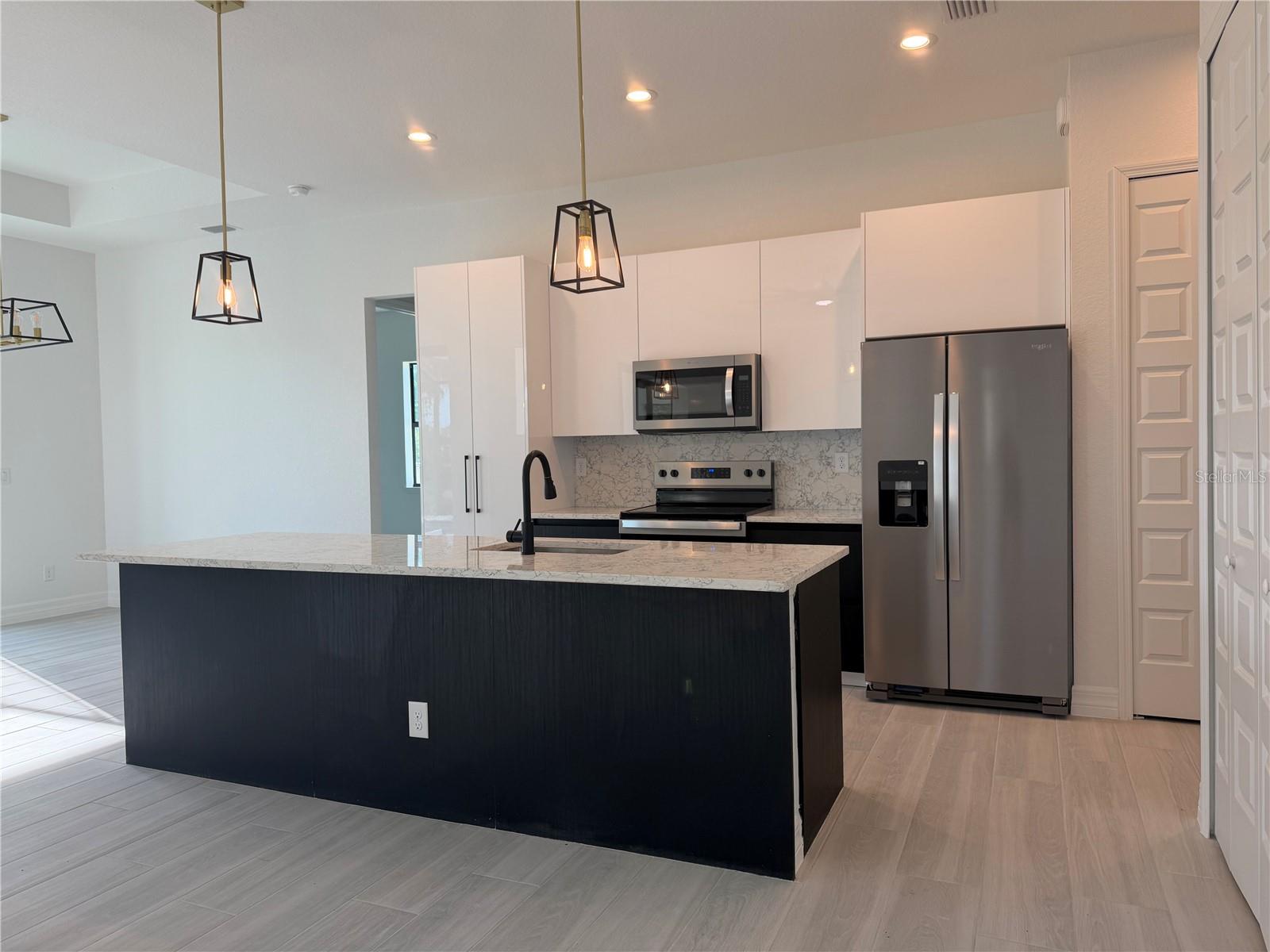 72 TEE VIEW RD, ROTONDA WEST, FL, 33947