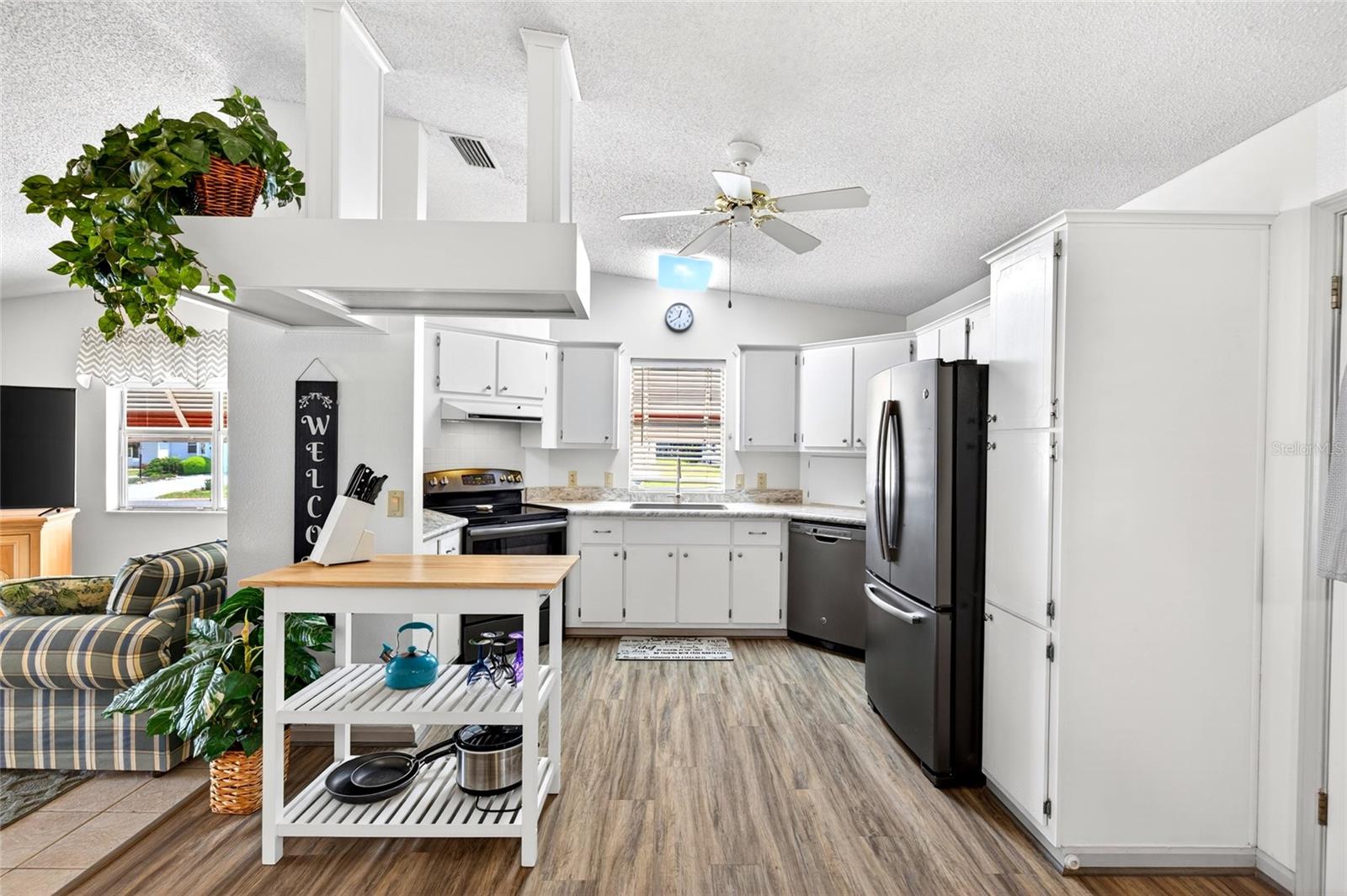 932 CHULA CT, LADY LAKE, FL, 32159