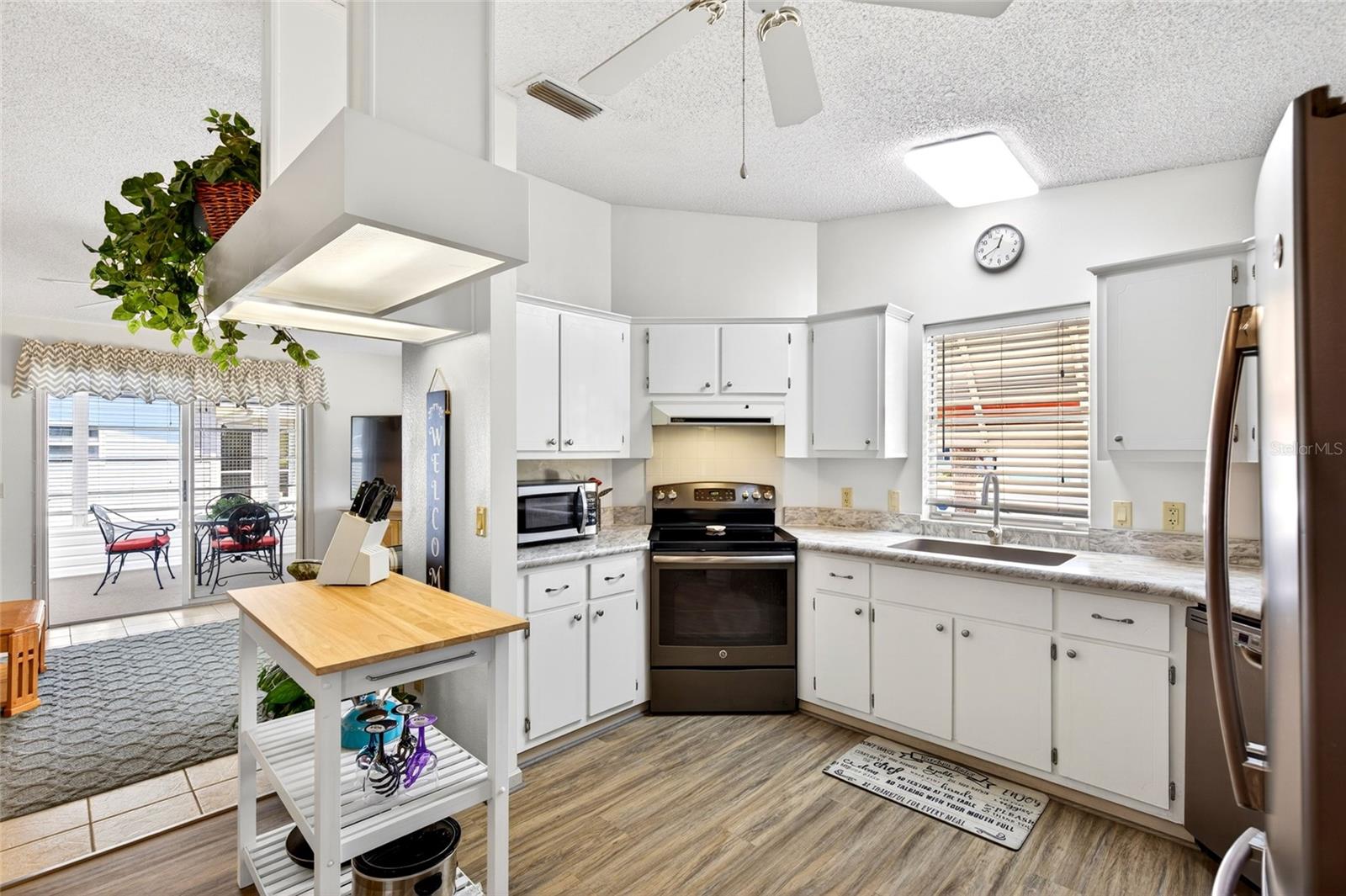 932 CHULA CT, LADY LAKE, FL, 32159