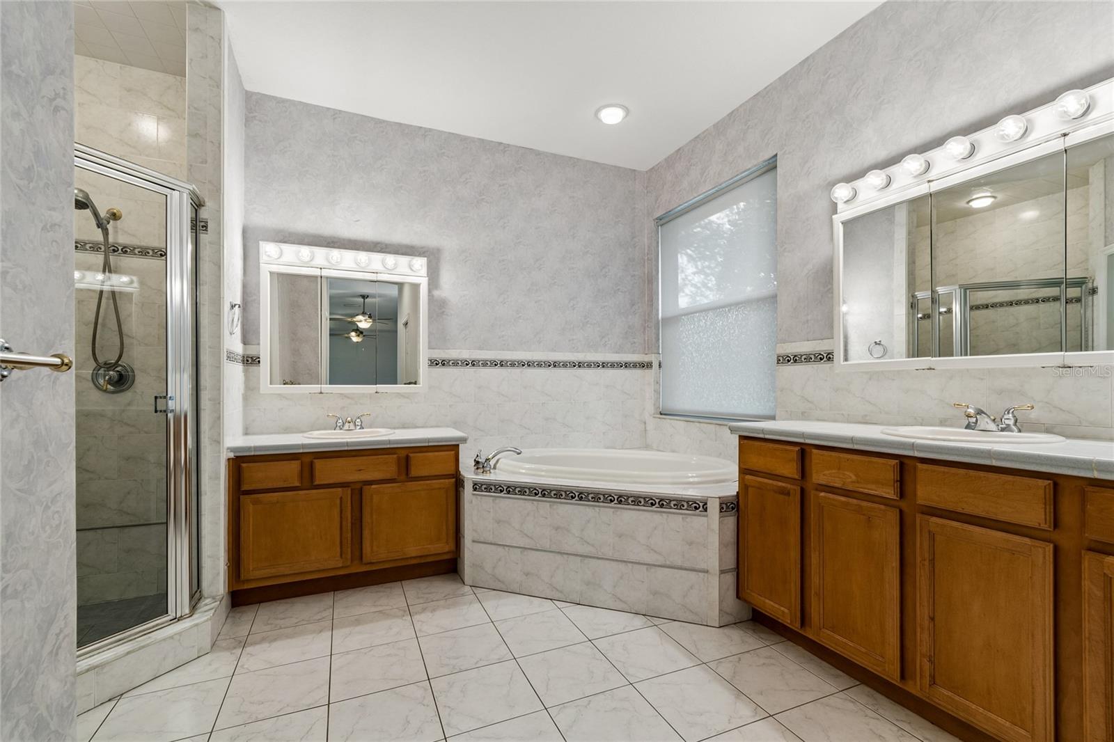 2204 ELIZABETH WAY, DUNEDIN, FL, 34698