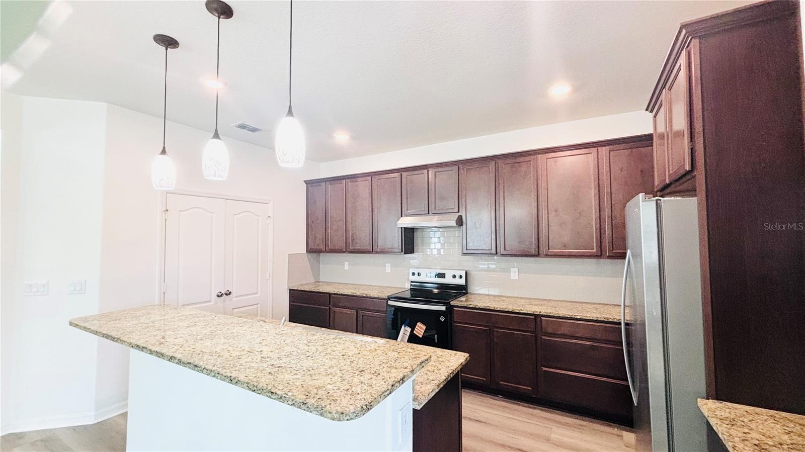 557 SCOTT LAKE CREEK LN, LAKELAND, FL, 33813