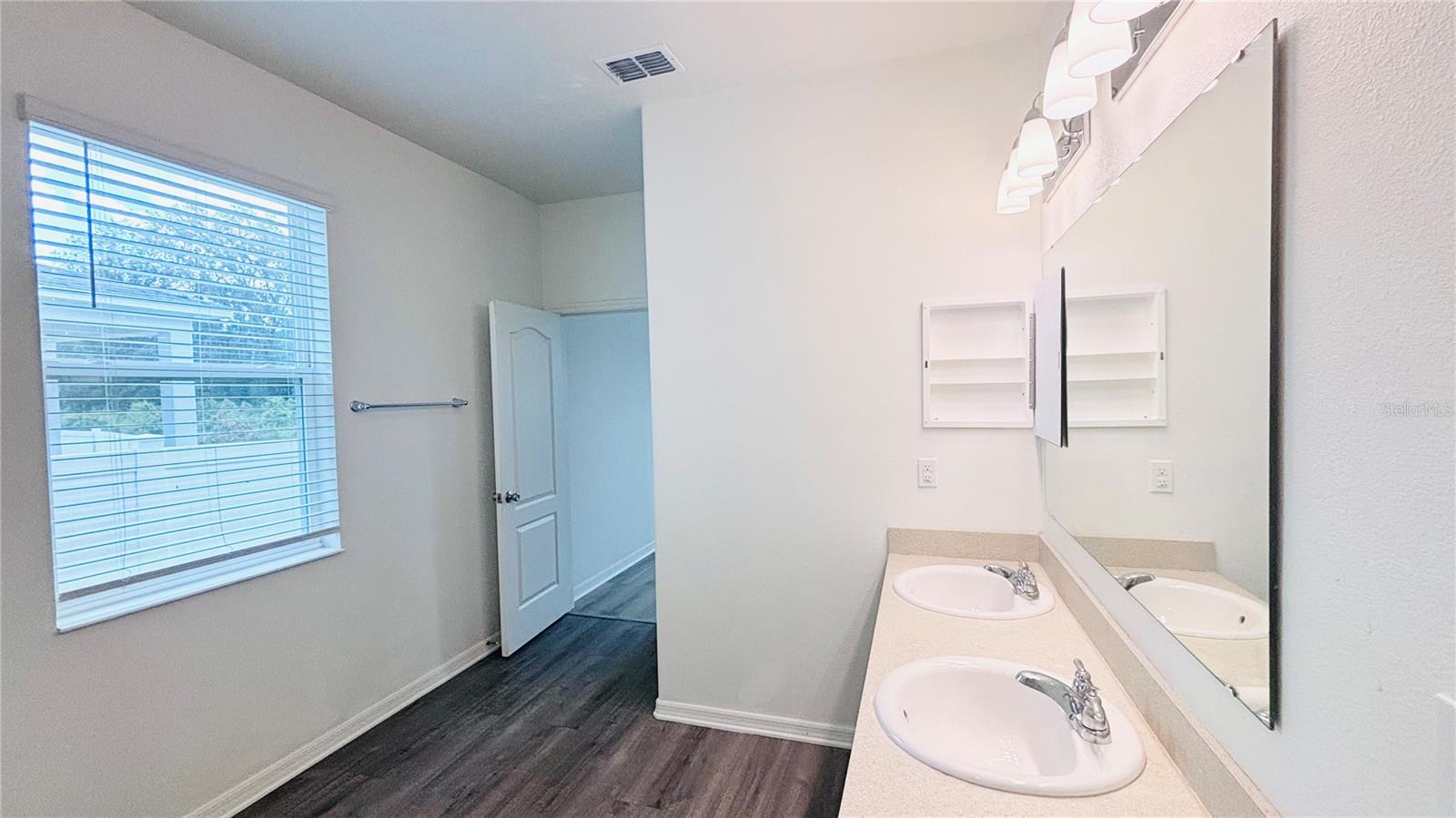 557 SCOTT LAKE CREEK LN, LAKELAND, FL, 33813