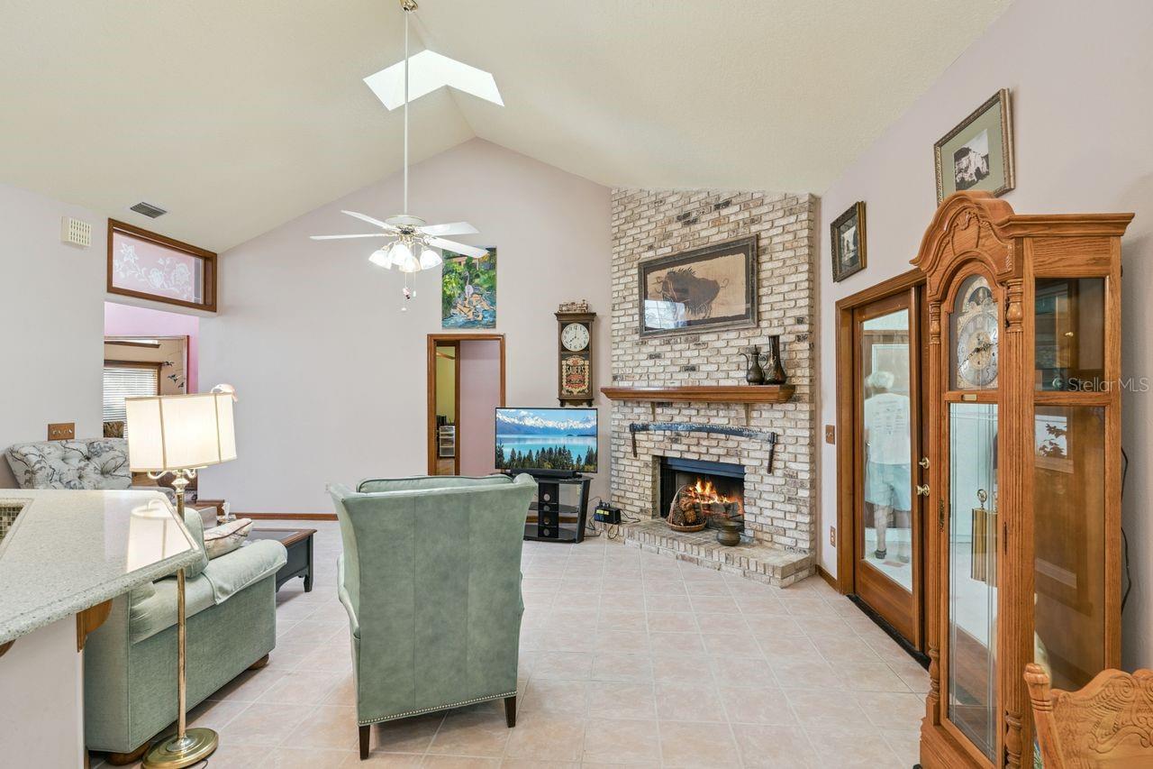 908 ALMOND TREE CIR, ORLANDO, FL, 32835