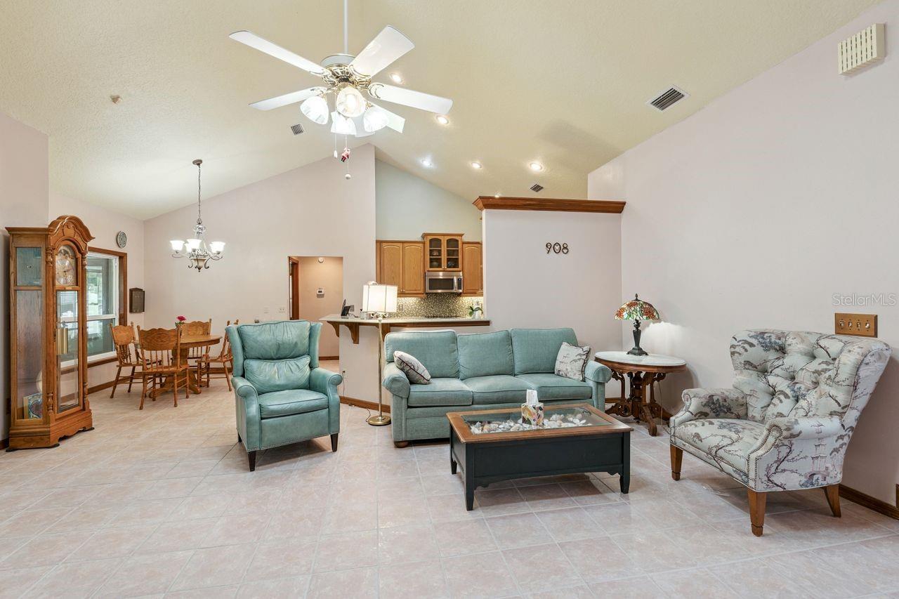 908 ALMOND TREE CIR, ORLANDO, FL, 32835