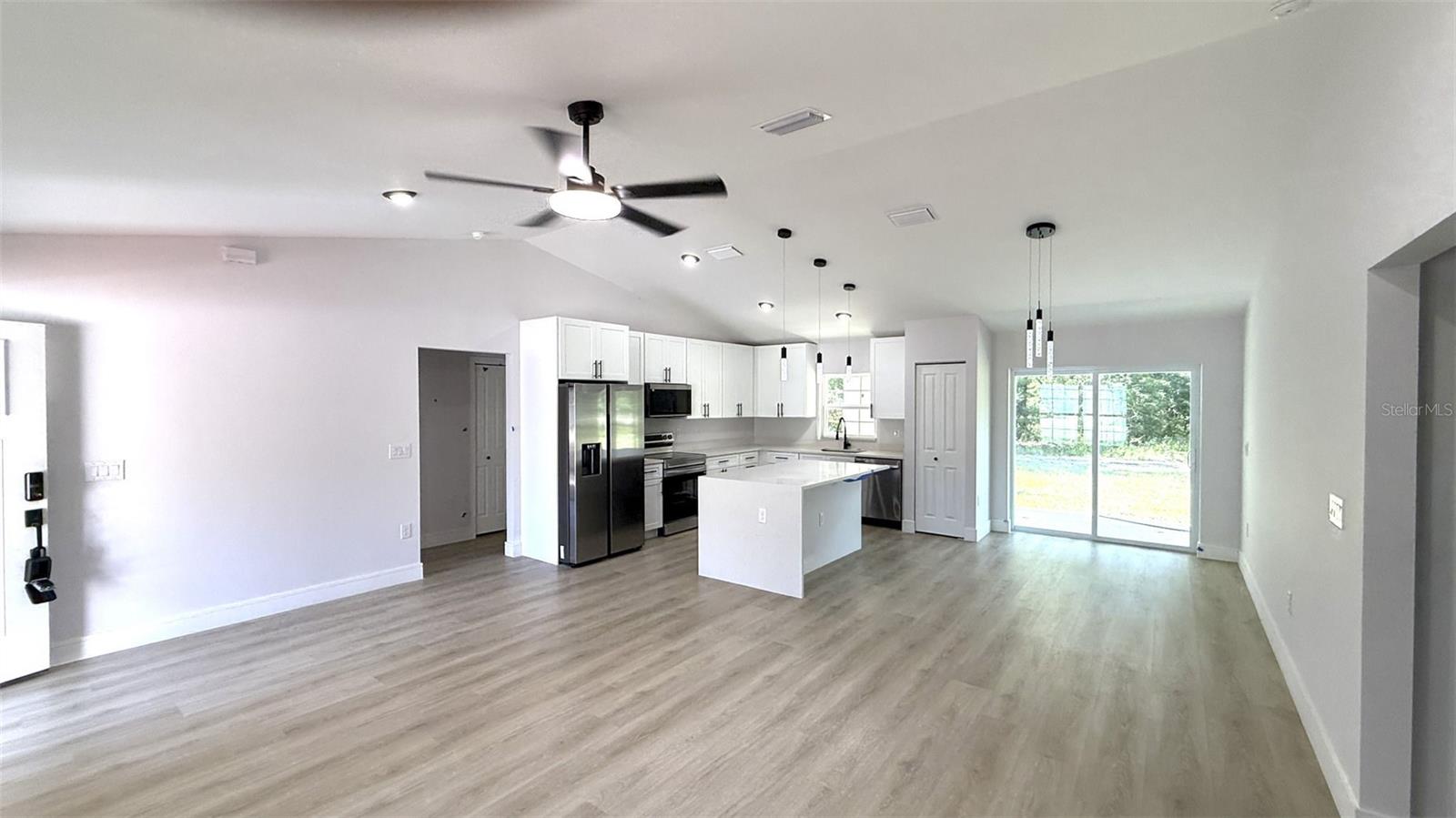 102 MALAUKA TRL, OCKLAWAHA, FL, 32179