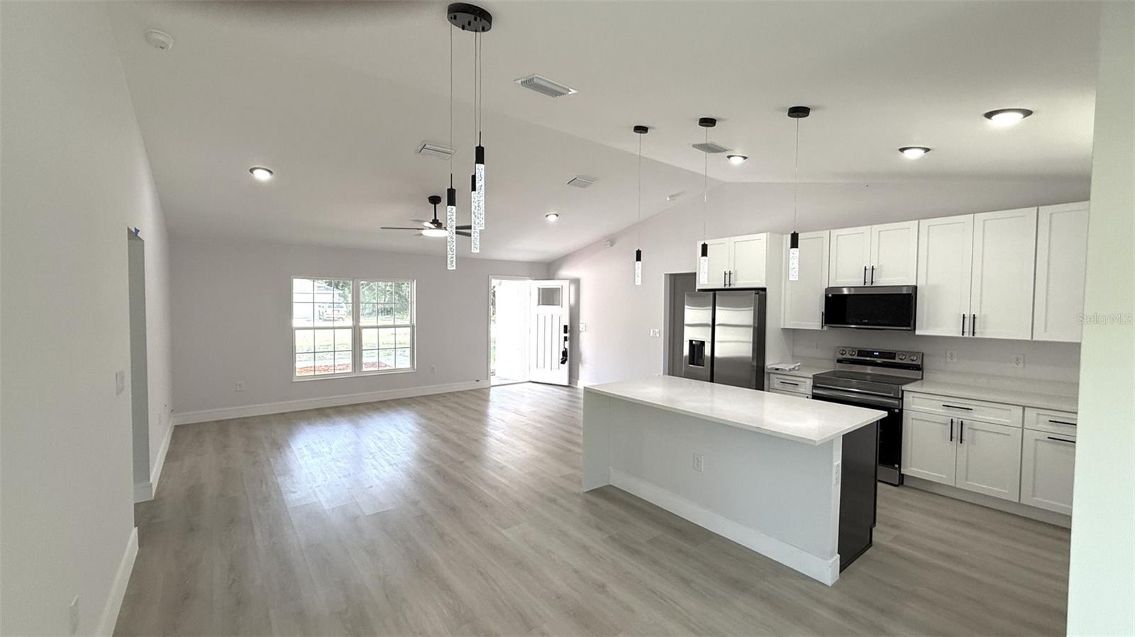 102 MALAUKA TRL, OCKLAWAHA, FL, 32179