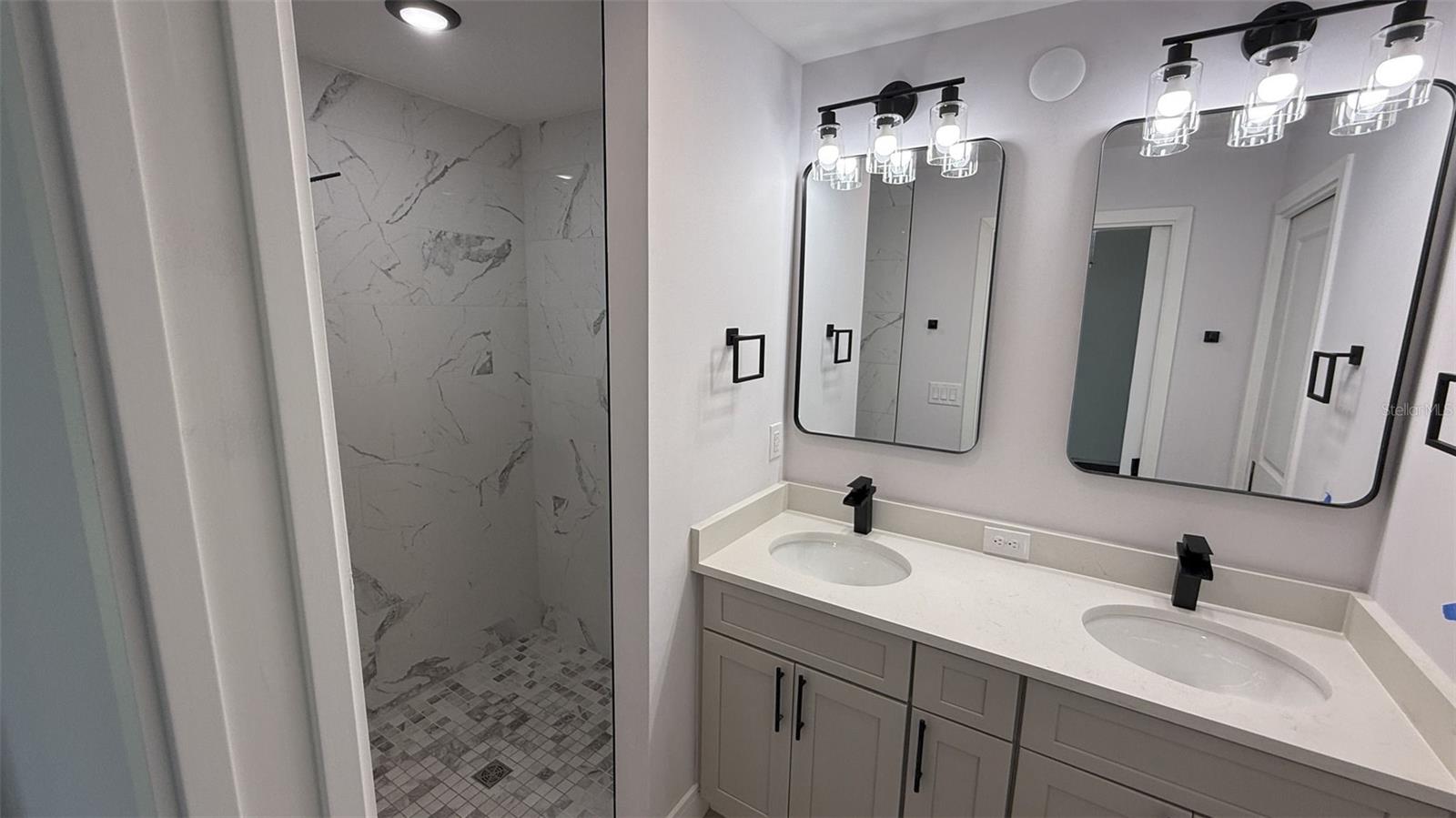 102 MALAUKA TRL, OCKLAWAHA, FL, 32179