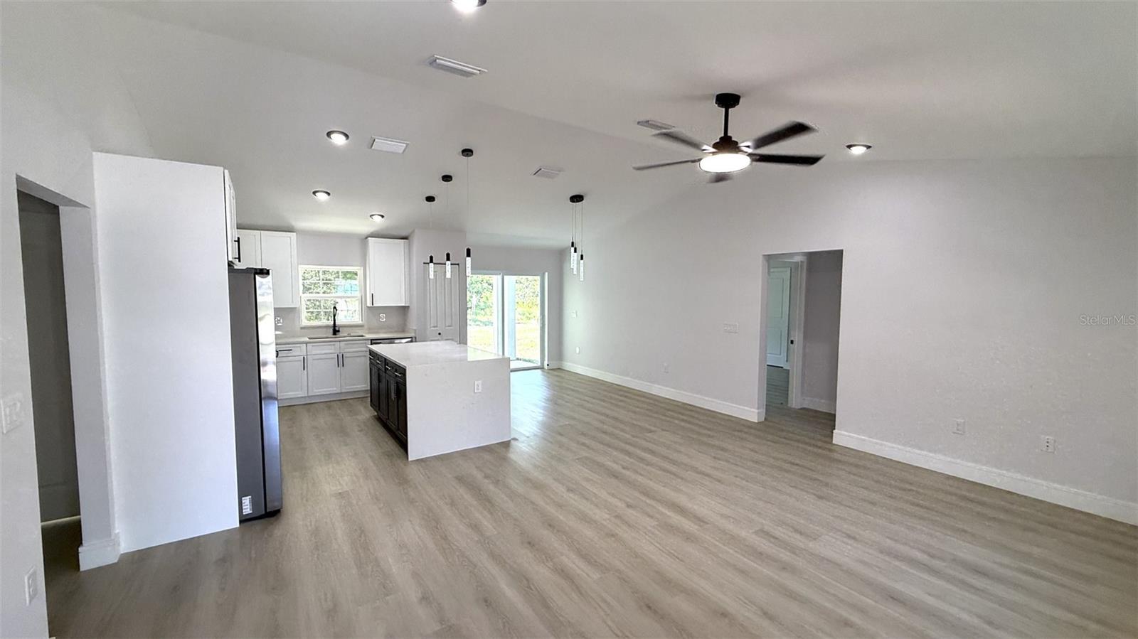 102 MALAUKA TRL, OCKLAWAHA, FL, 32179