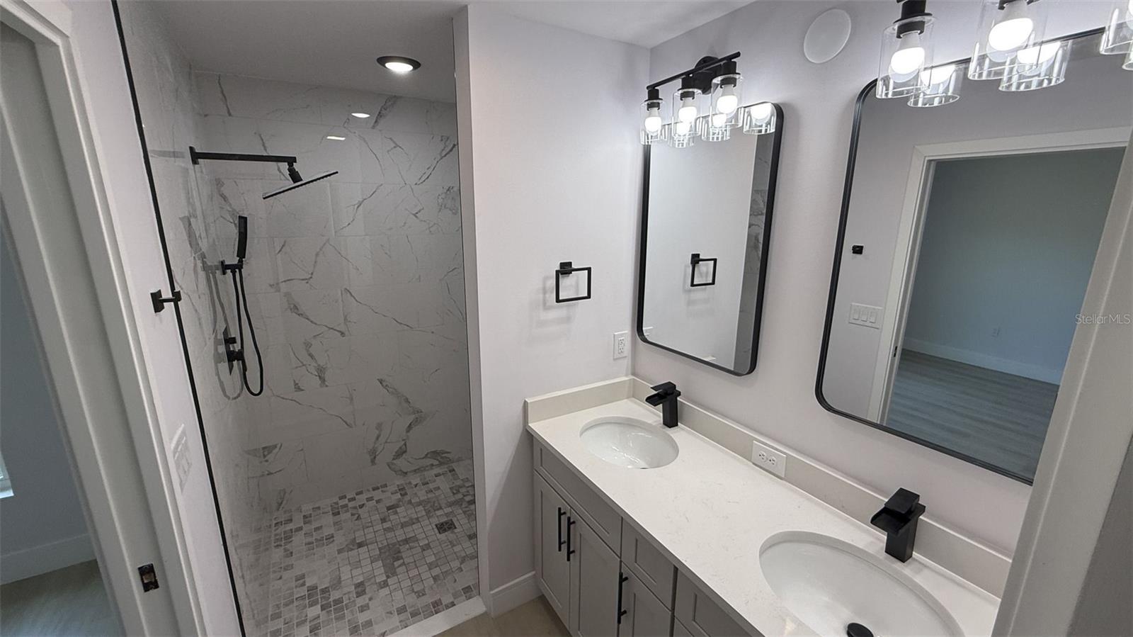 102 MALAUKA TRL, OCKLAWAHA, FL, 32179