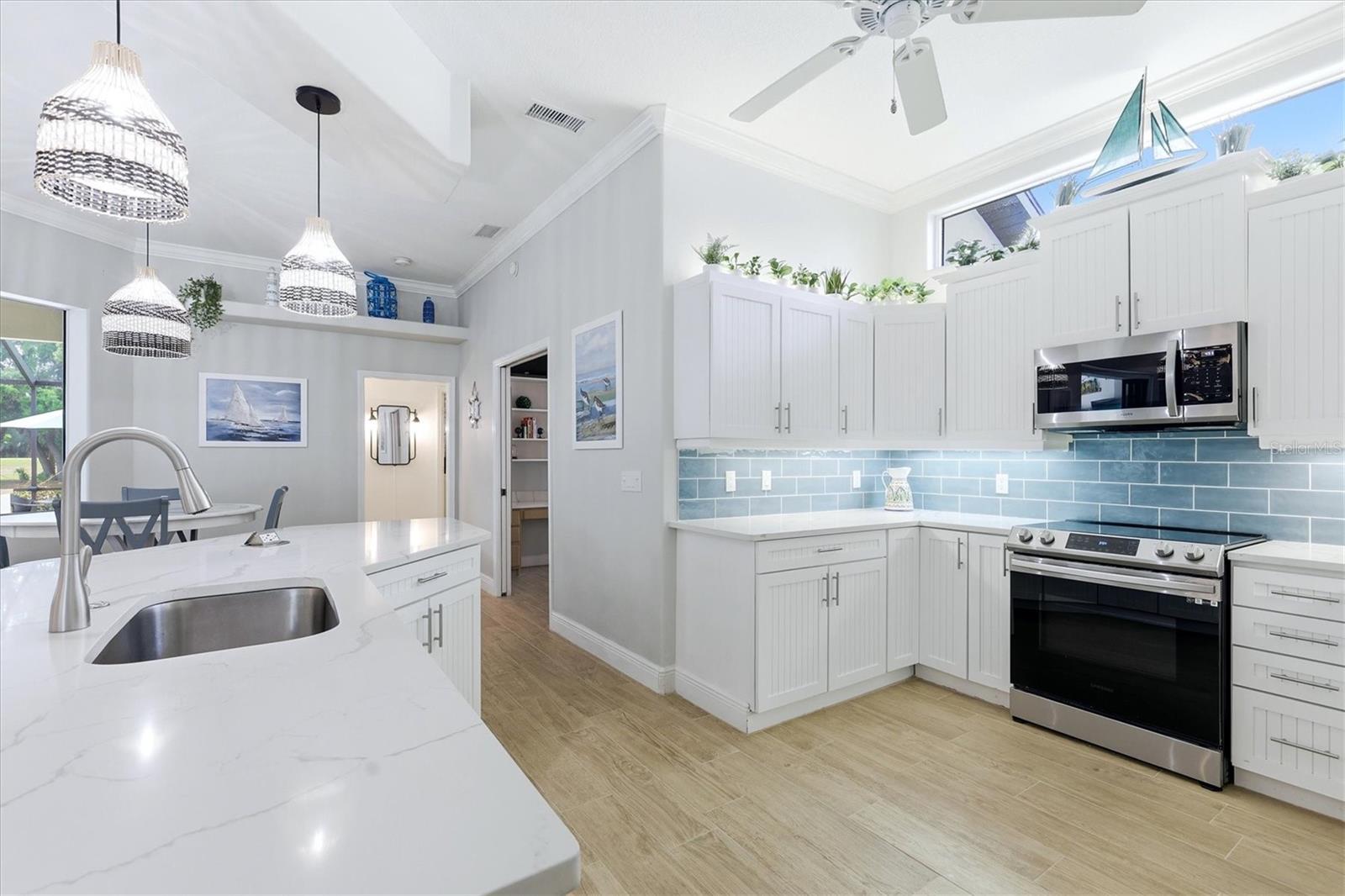 6611 PEACH TREE CREEK RD, BRADENTON, FL, 34203