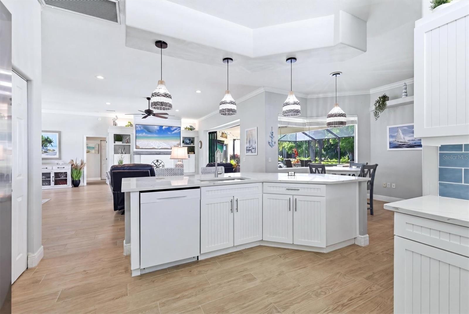 6611 PEACH TREE CREEK RD, BRADENTON, FL, 34203