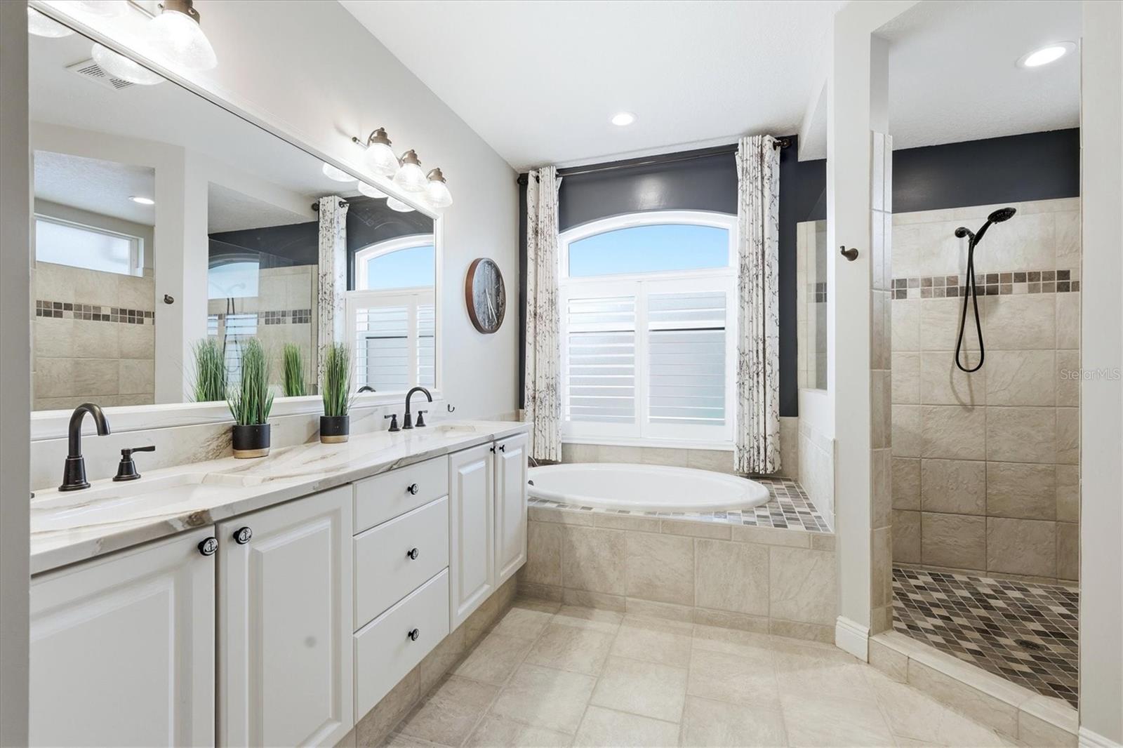 6611 PEACH TREE CREEK RD, BRADENTON, FL, 34203