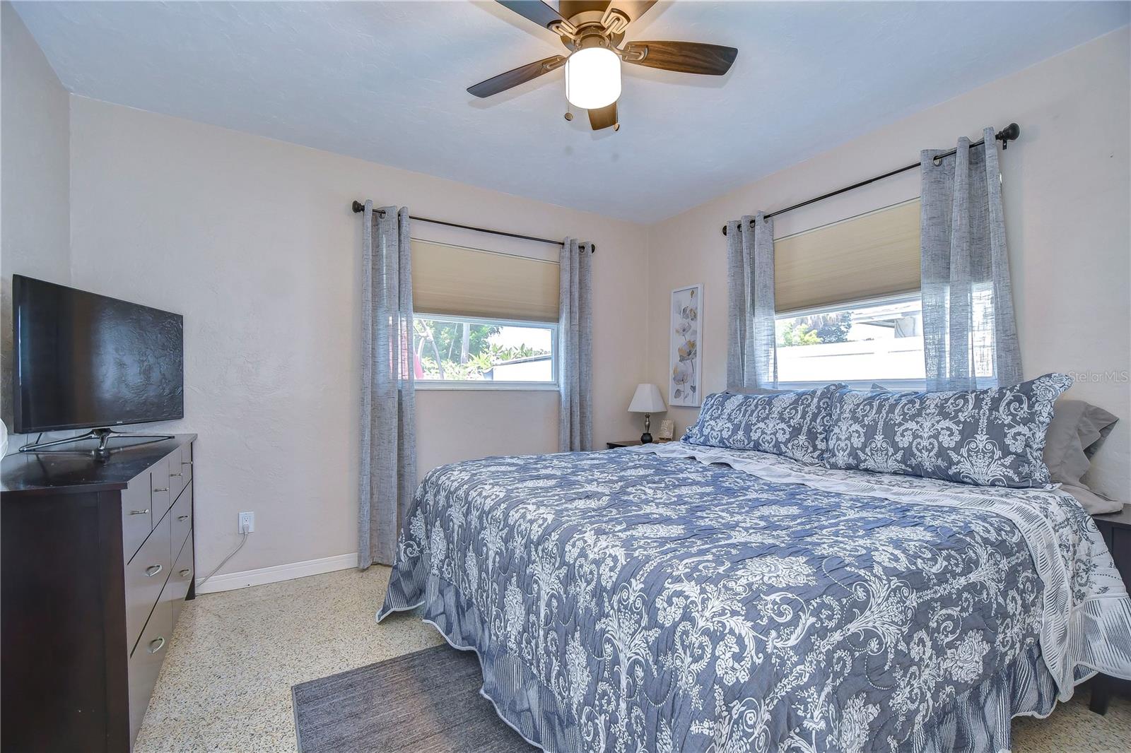 5635 24TH AVE N, ST PETERSBURG, FL, 33710