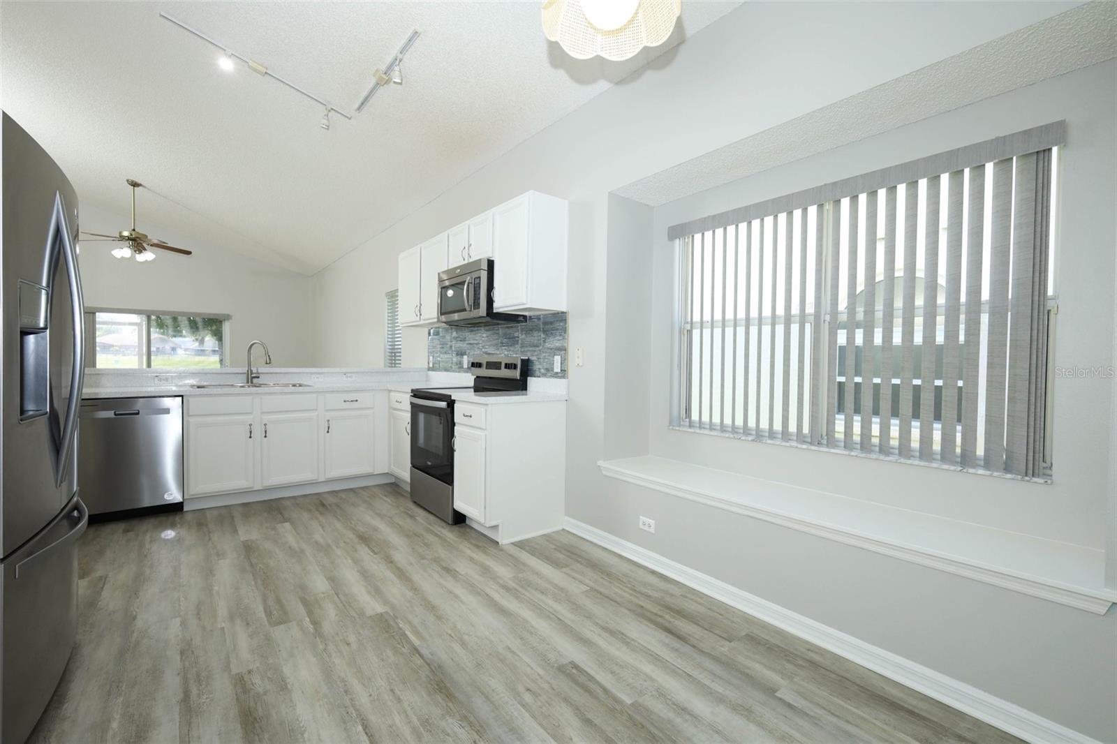 408 LEXINGDALE DR, ORLANDO, FL, 32828