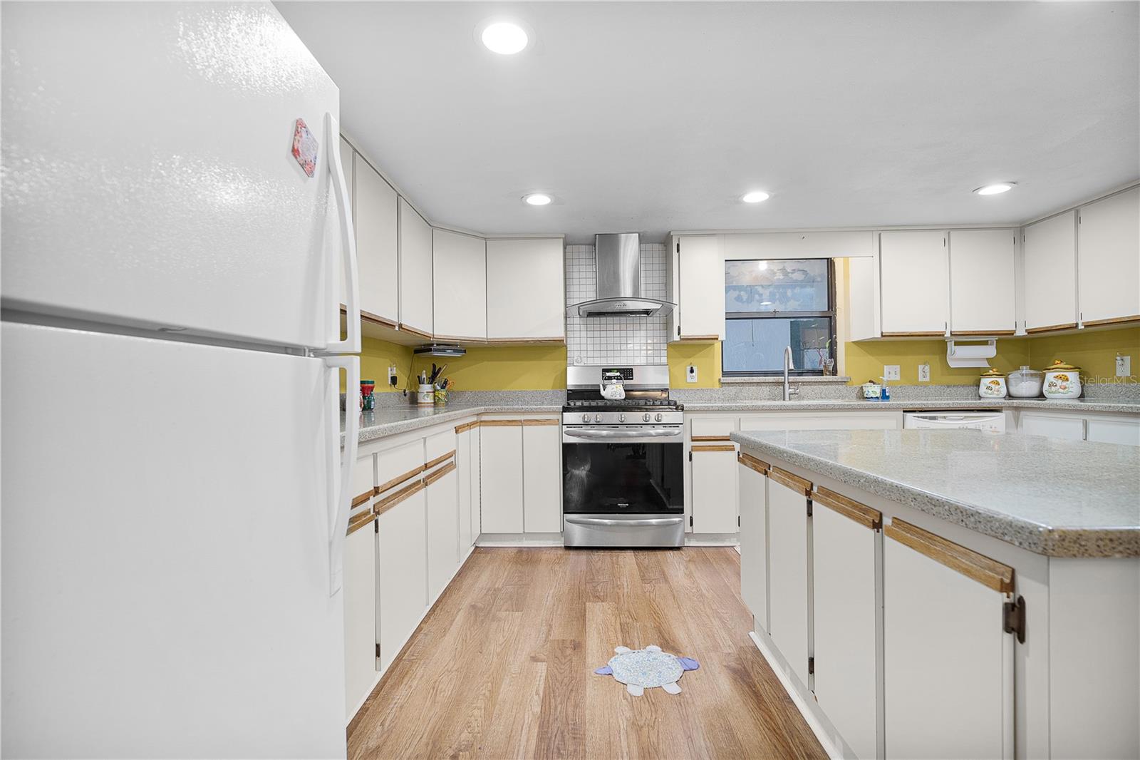 12 CHERRY BLOSSOM LN, WINTER HAVEN, FL, 33884