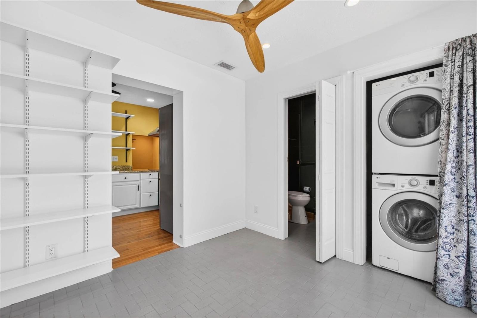 2200 8TH AVE N, ST PETERSBURG, FL, 33713