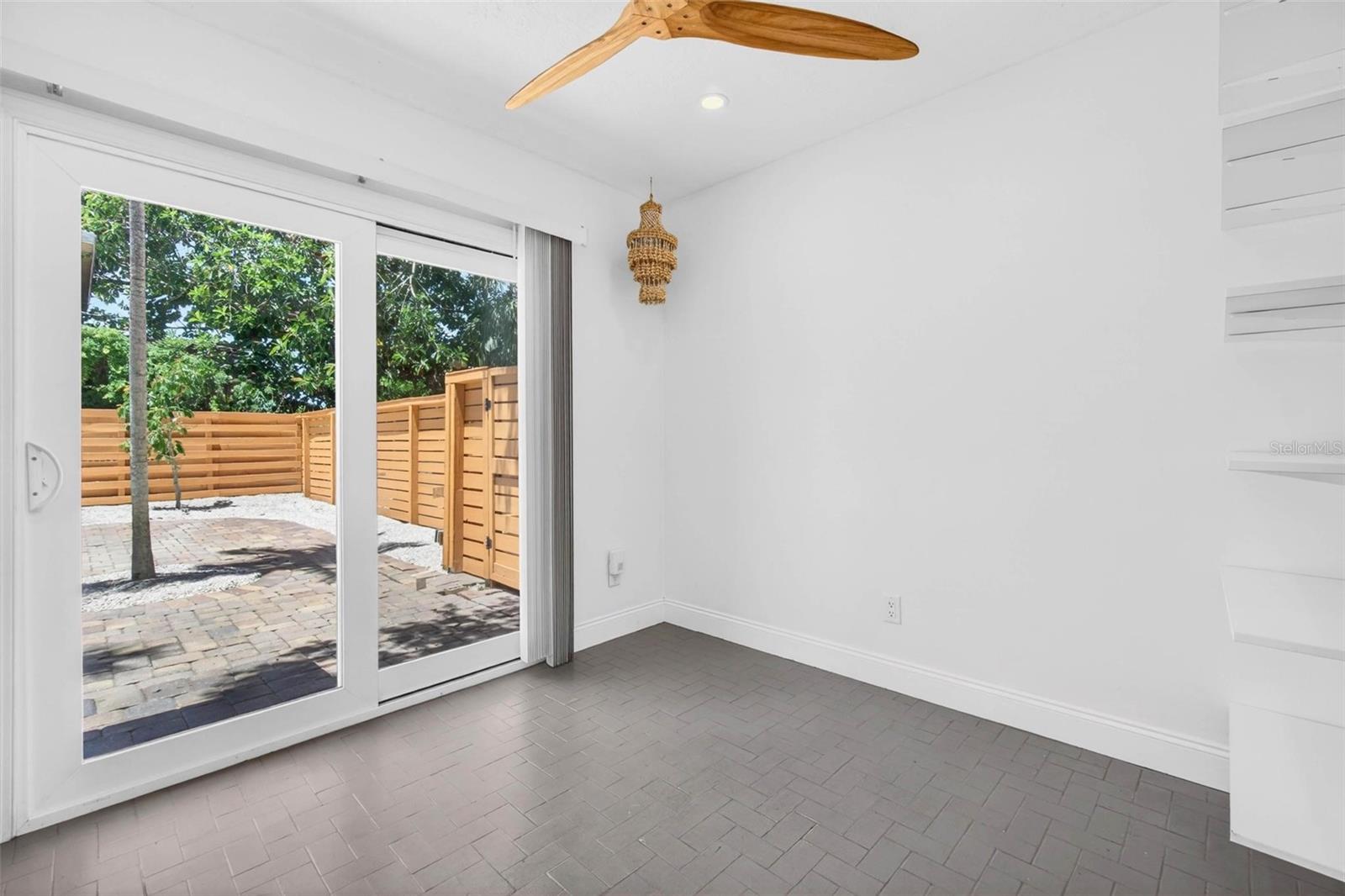 2200 8TH AVE N, ST PETERSBURG, FL, 33713